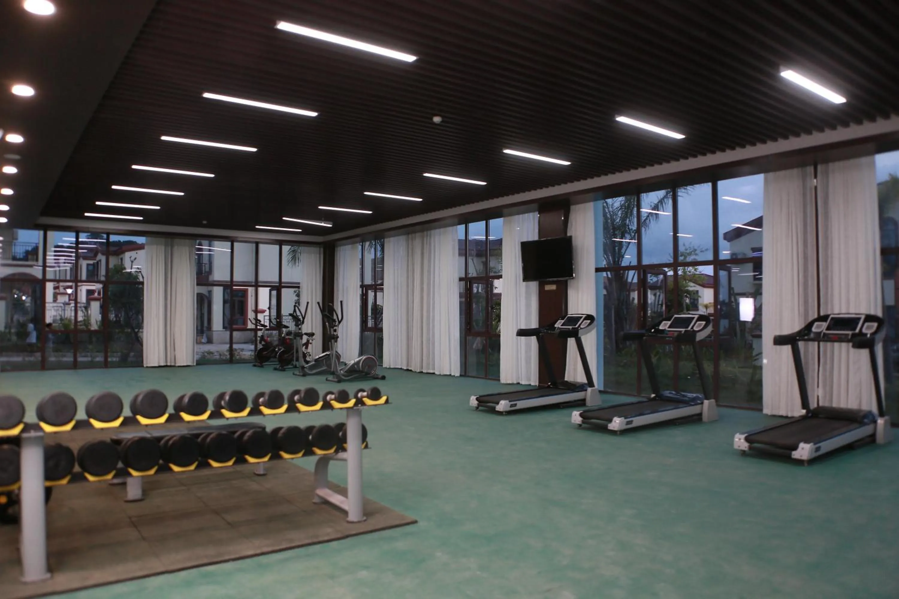Fitness centre/facilities in Sealong Bay ZhongQi Conifer Hotel 海龙湾中启康年酒店