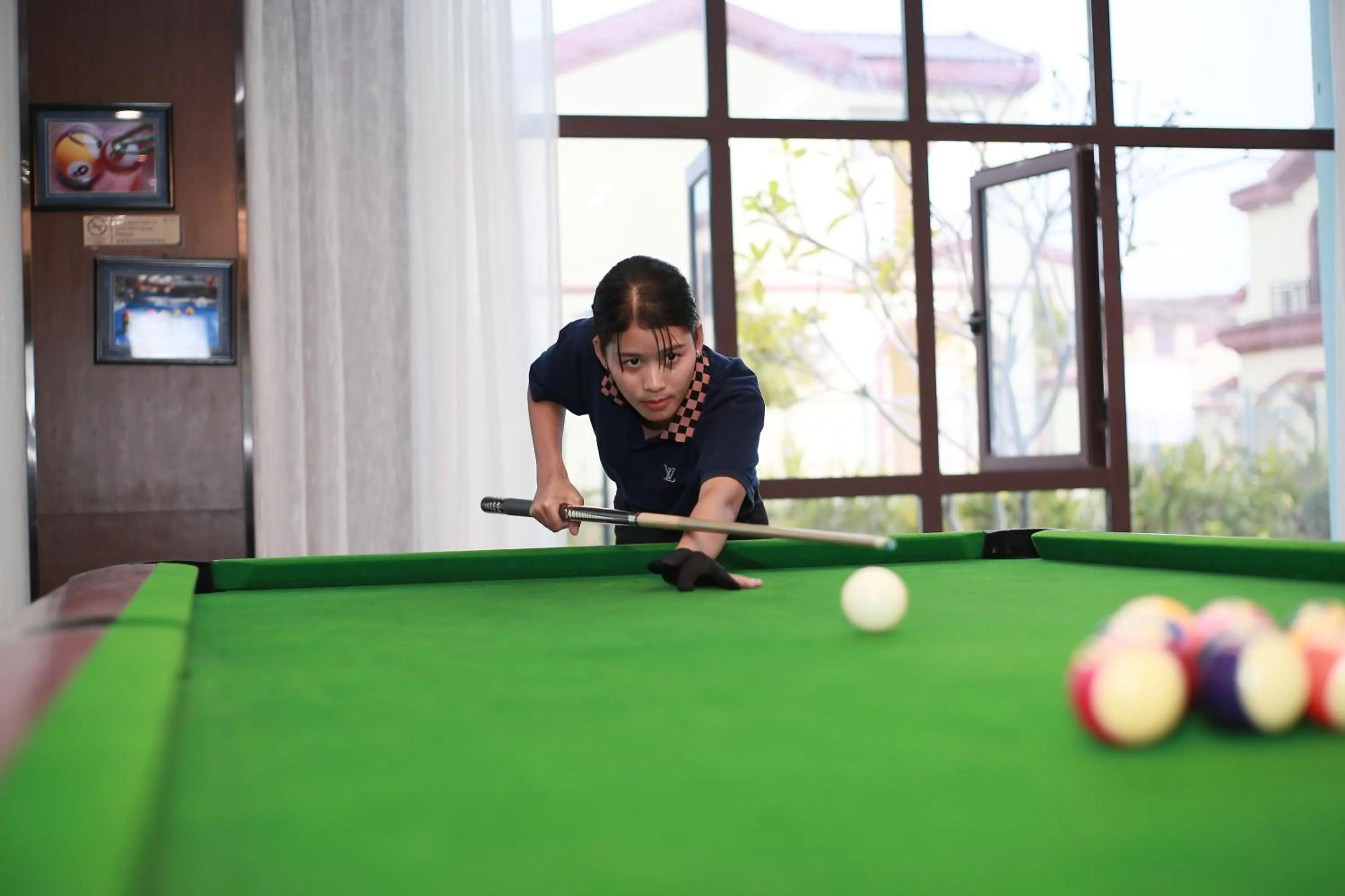 Billiard in Sealong Bay ZhongQi Conifer Hotel 海龙湾中启康年酒店