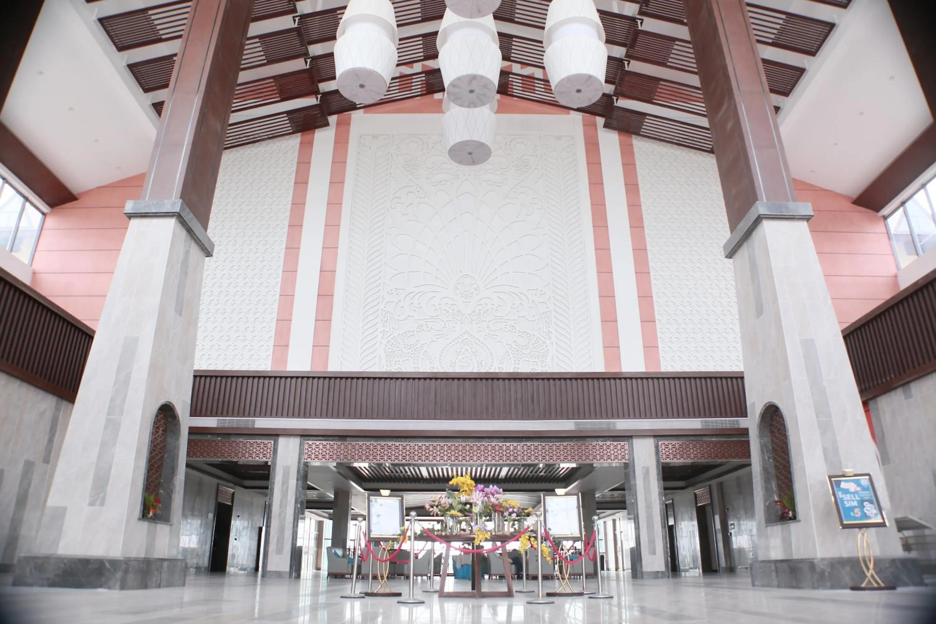 Facade/entrance in Sealong Bay ZhongQi Conifer Hotel 海龙湾中启康年酒店