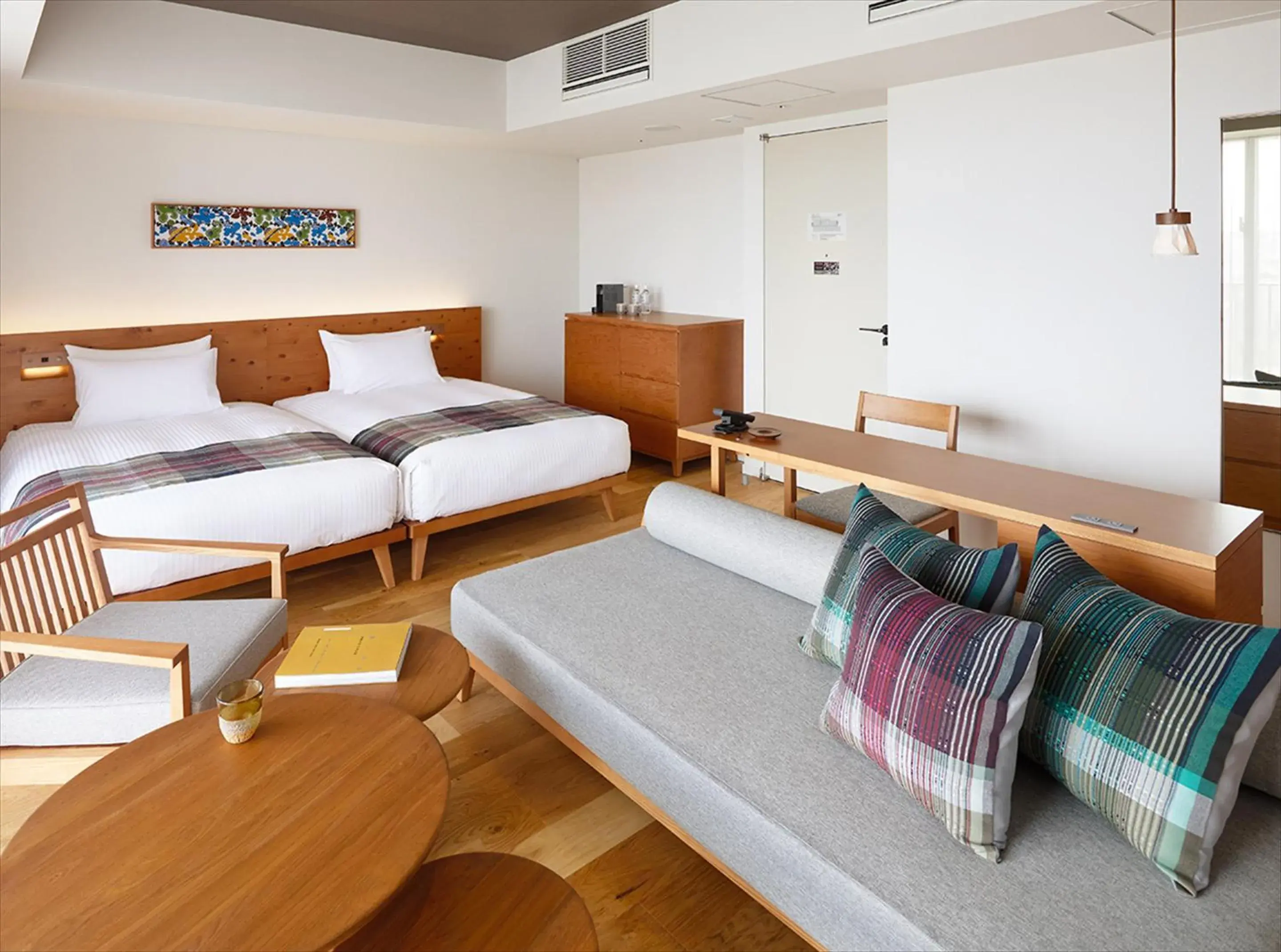 Deluxe Twin with 1 sofa bed in HOTEL STRATA NAHA Deluxe Twin with 1 sofa bed in HOTEL STRATA NAHA