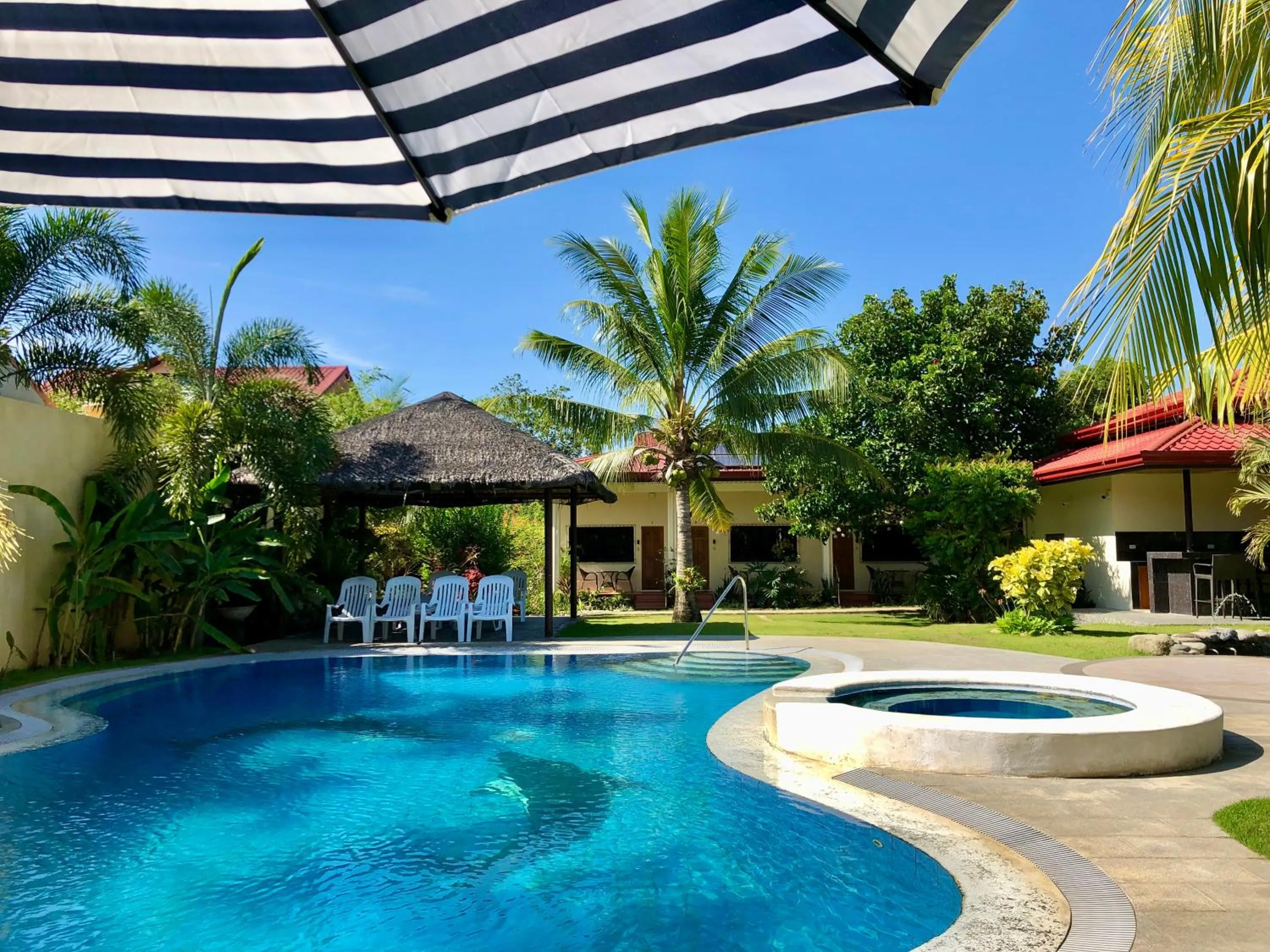 Pool view in Strutz Art Garden Resort