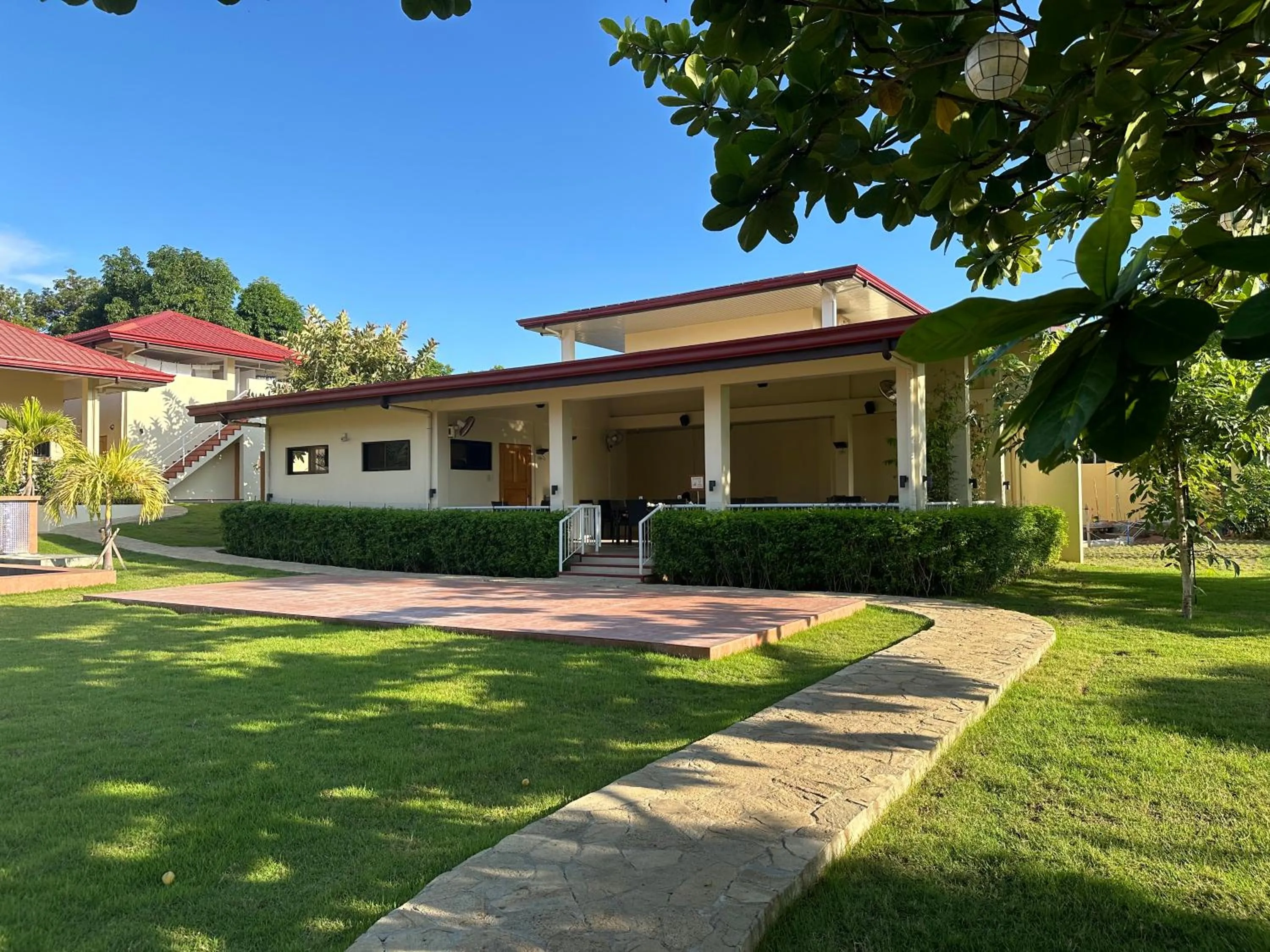 Restaurant/places to eat in Strutz Art Garden Resort