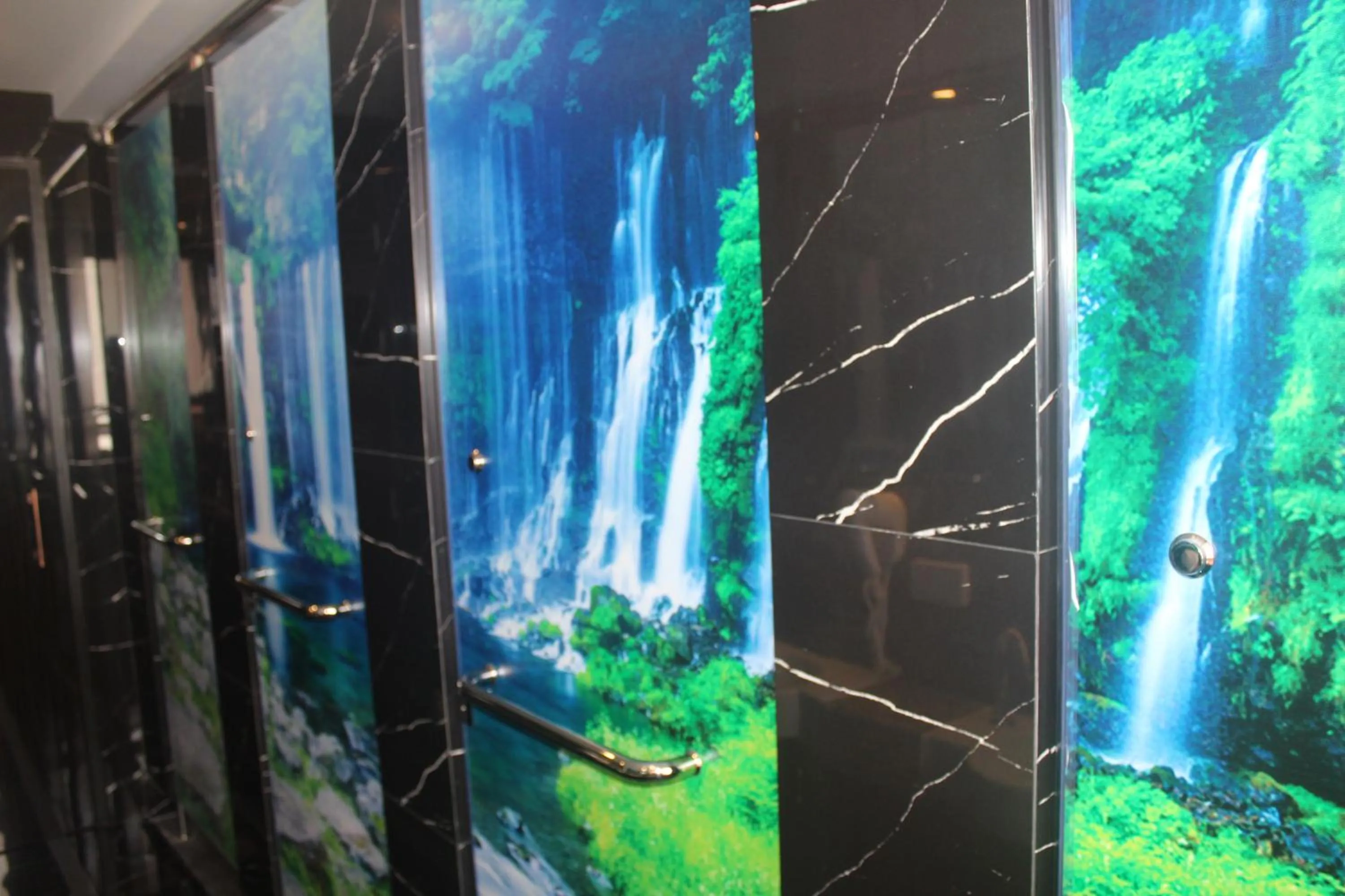 Shower in H-District Boutique Poshotel