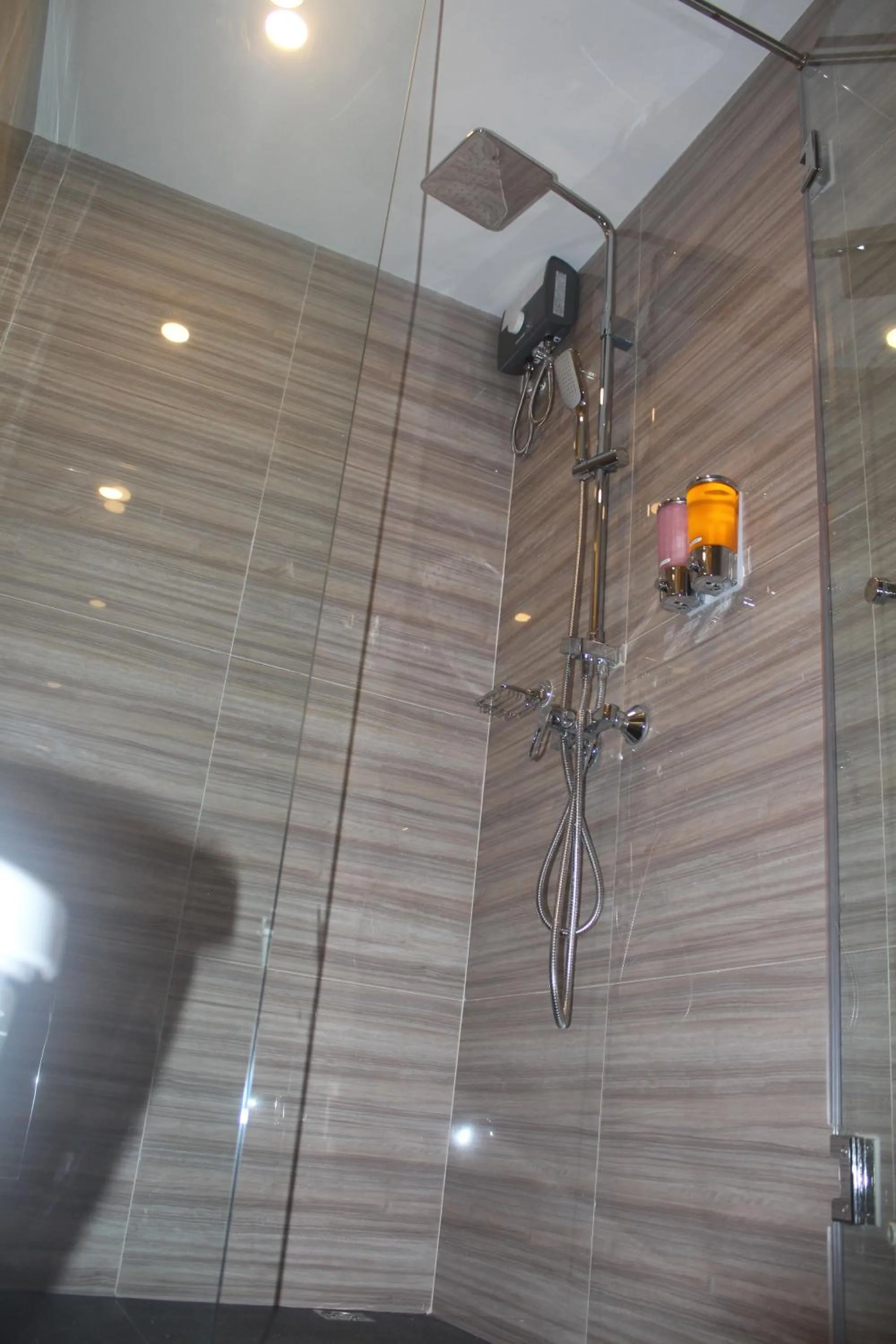 Shower in H-District Boutique Poshotel