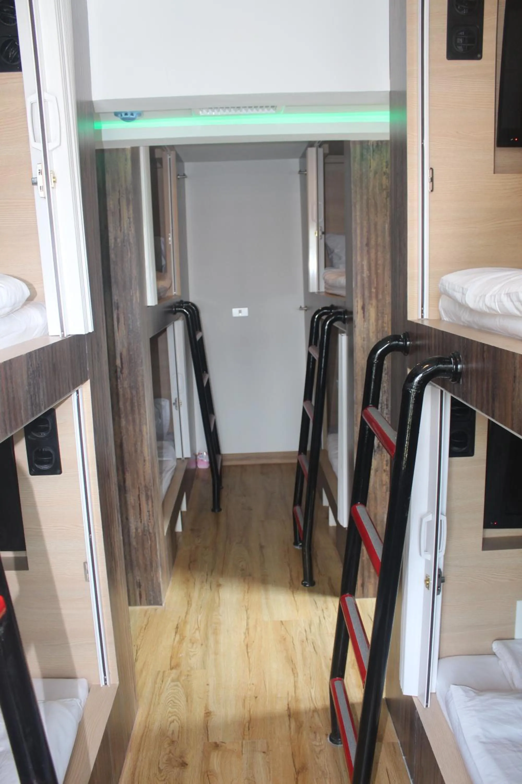 Photo of the whole room, Bed in H-District Boutique Poshotel