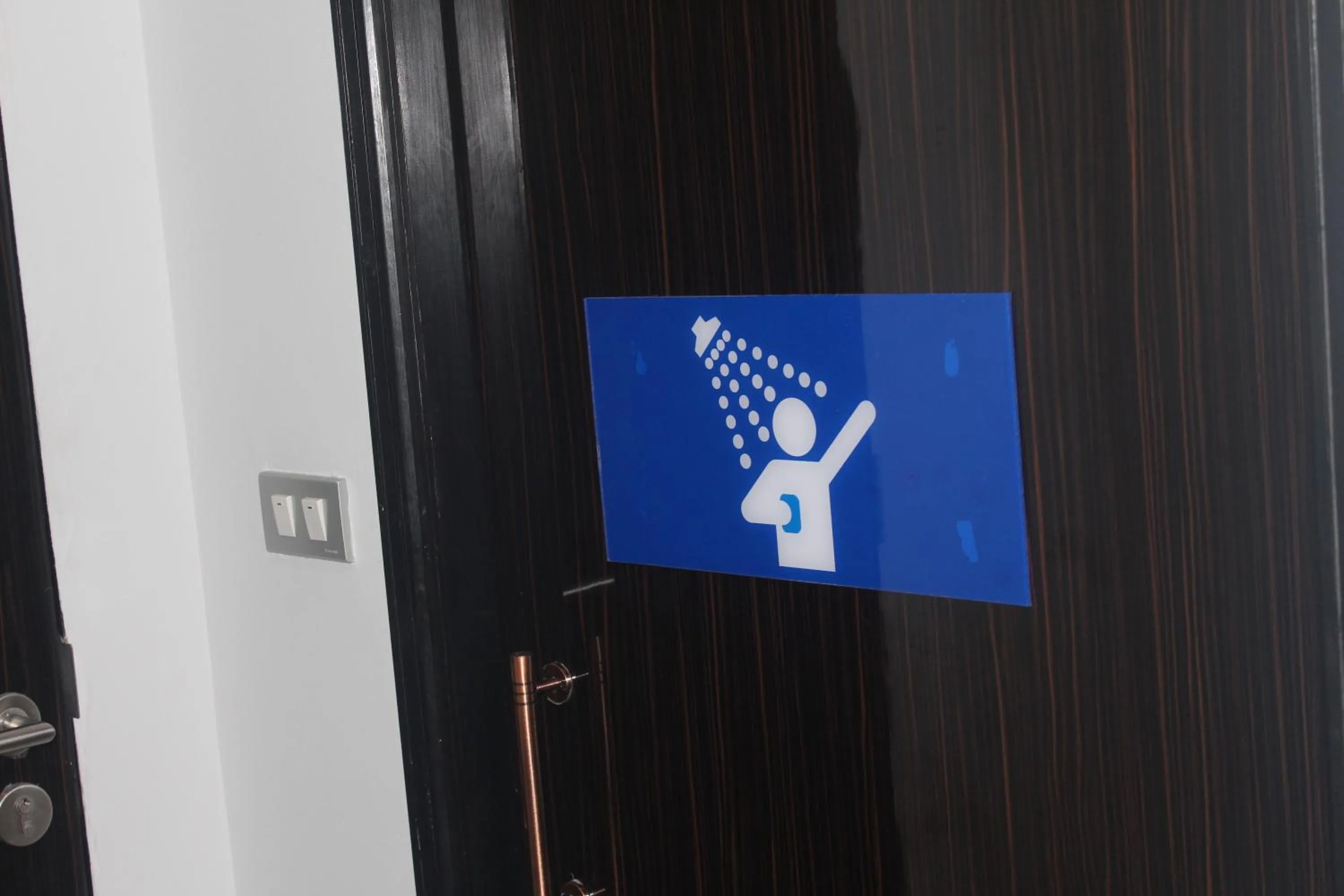 Shower in H-District Boutique Poshotel