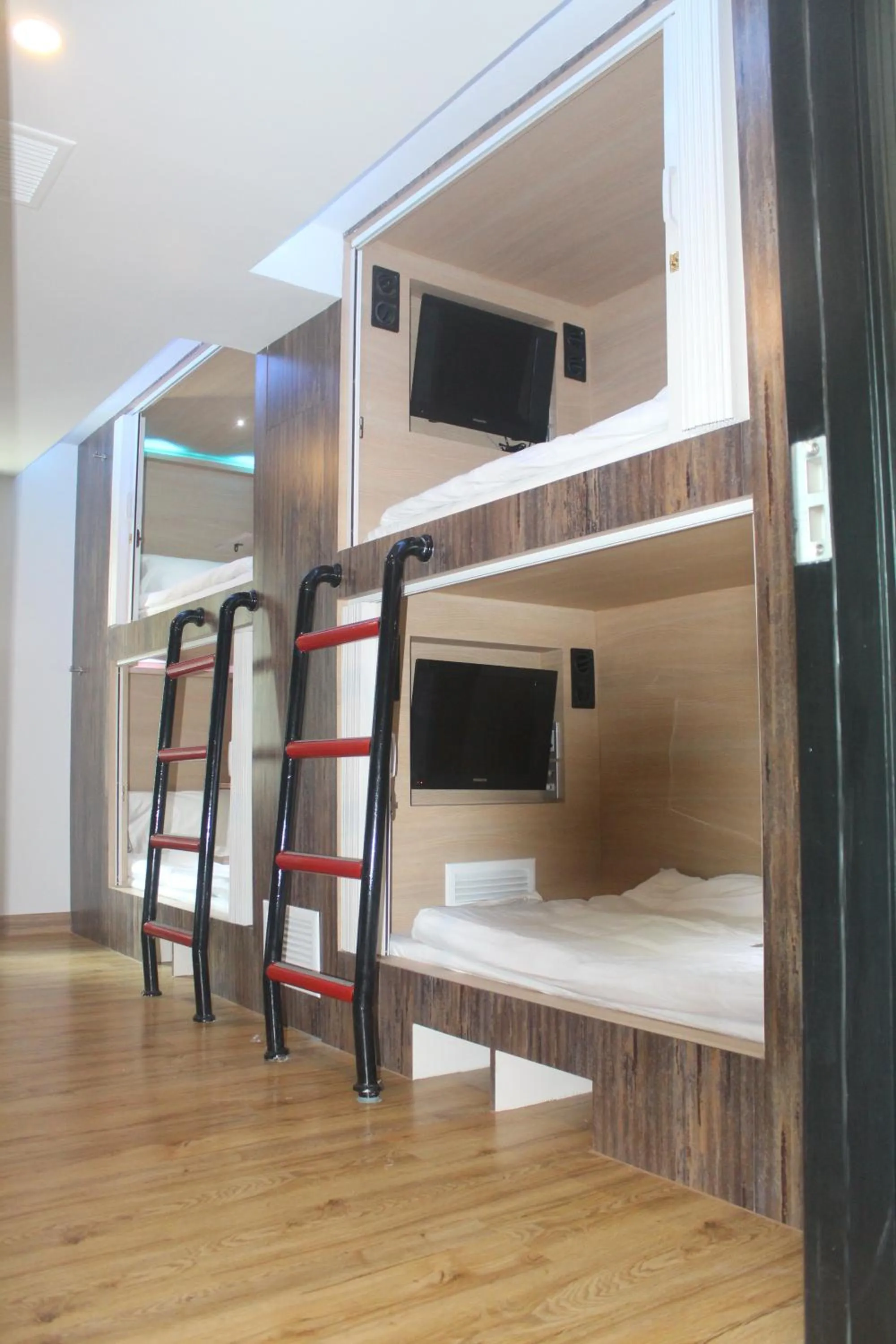 TV and multimedia in H-District Boutique Poshotel