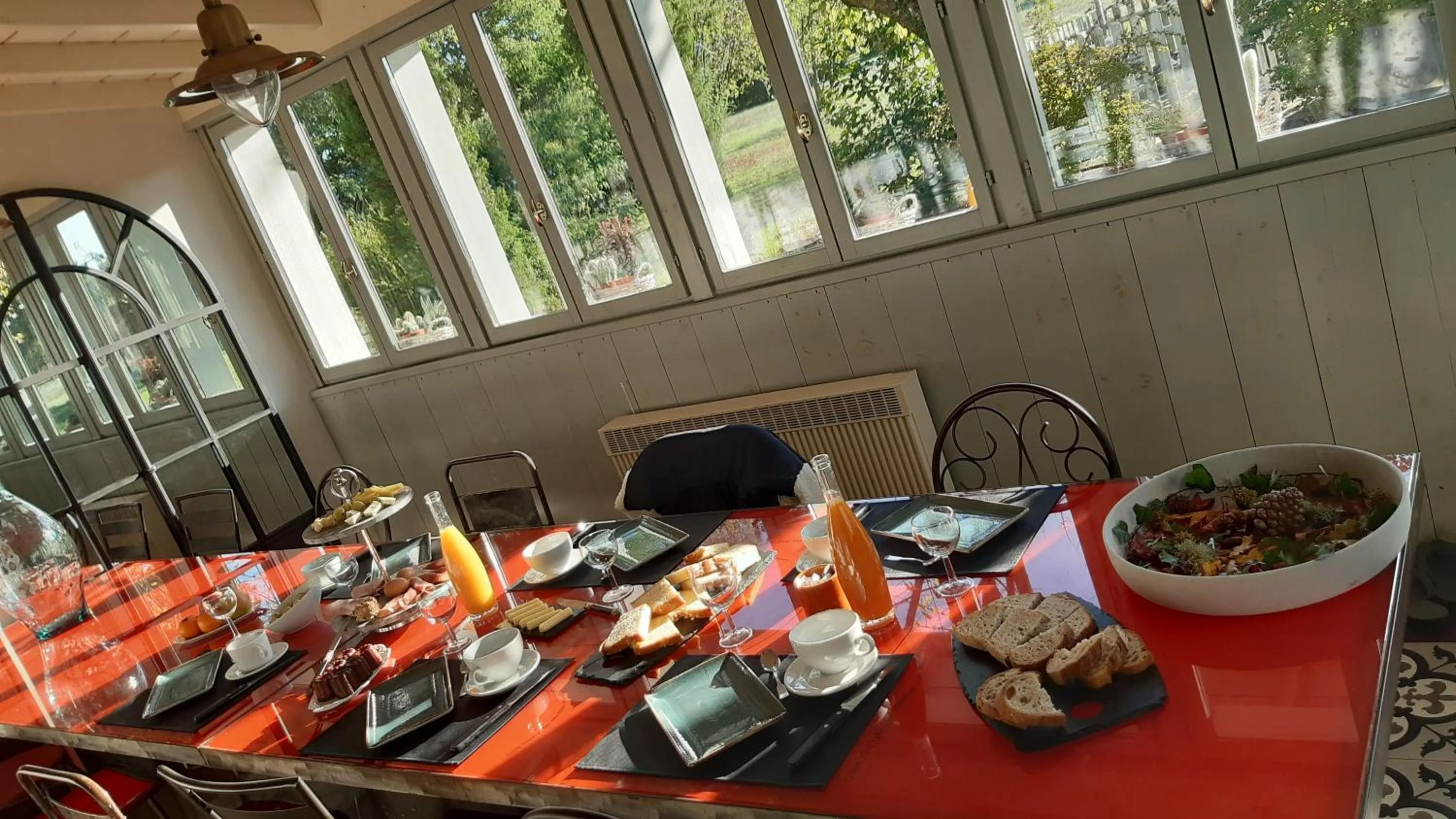 Continental breakfast in Domaine de l’Escuderia