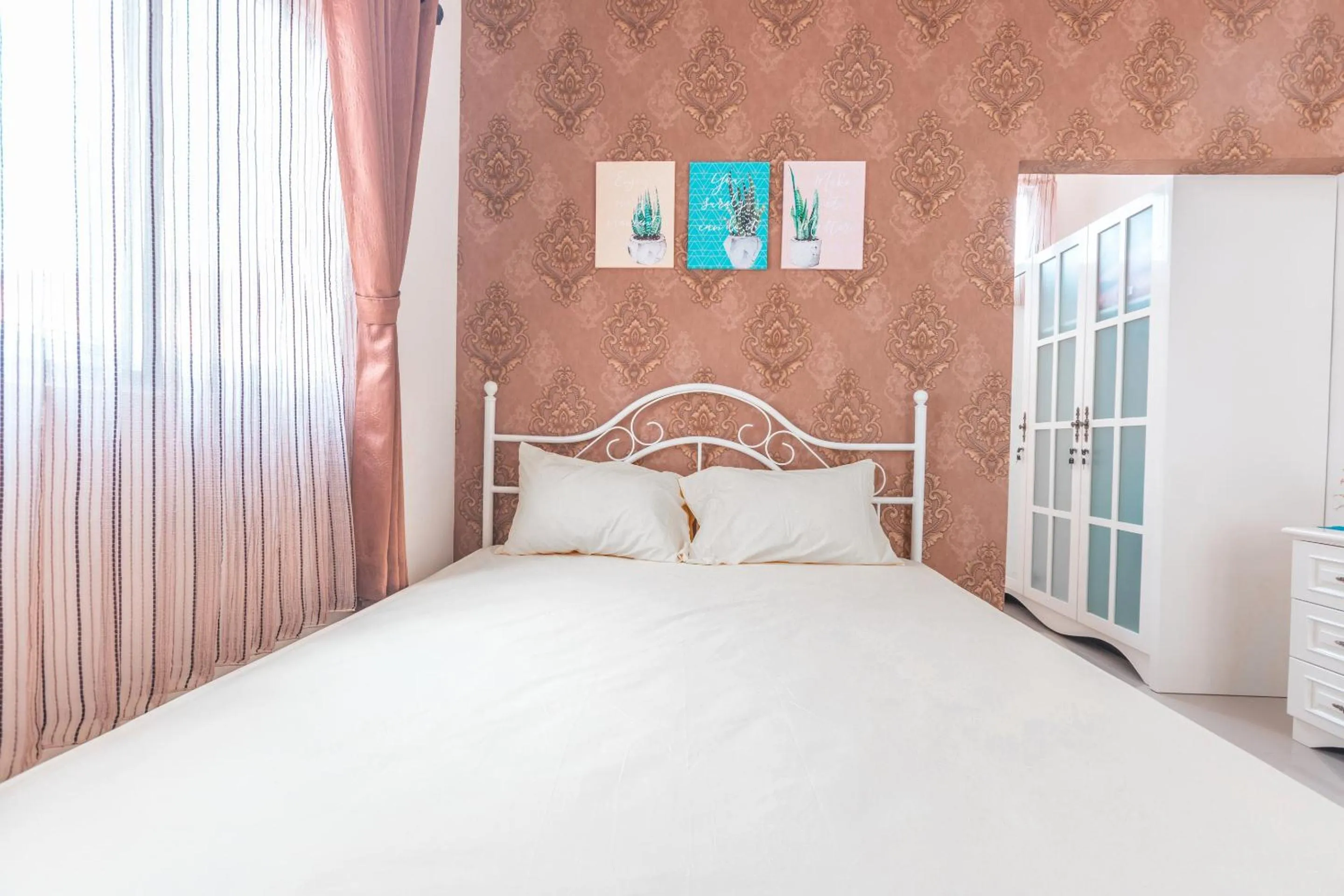 Bedroom, Bed in OYO Life 2658 Kost Rasyamada