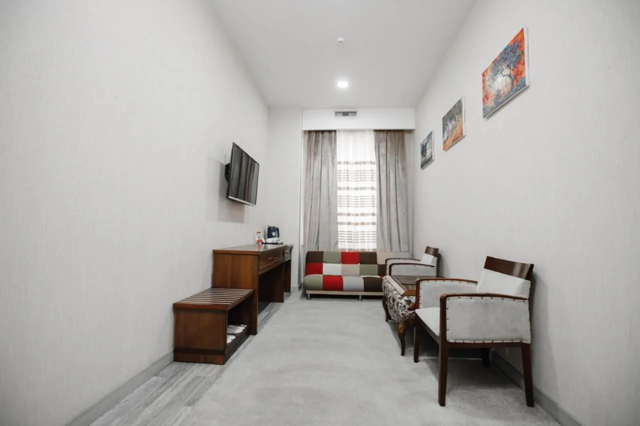 TV and multimedia in Shedevr Plaza