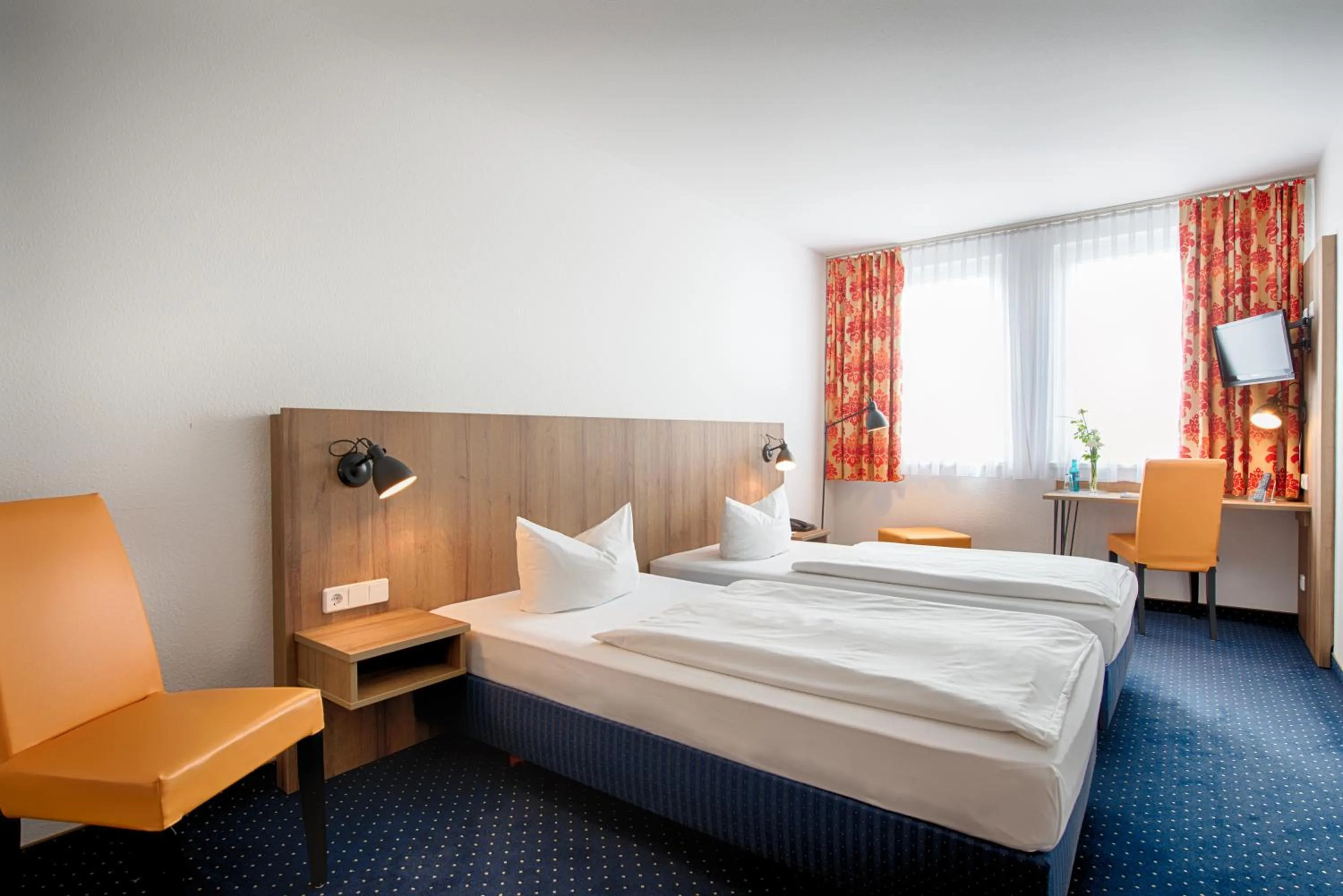 Photo of the whole room, Bed in ACHAT Hotel Dresden Altstadt