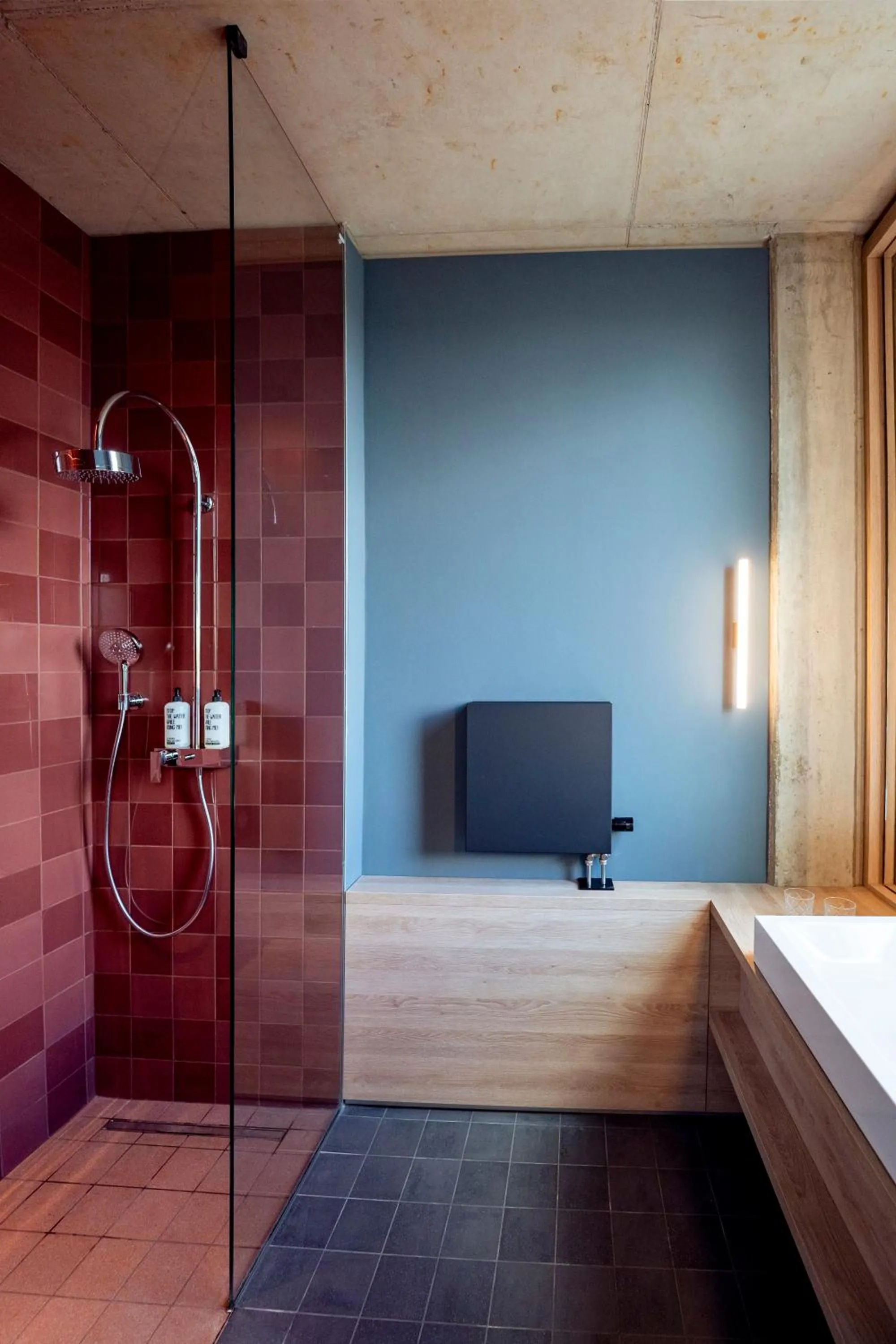 Bathroom in TheClouth