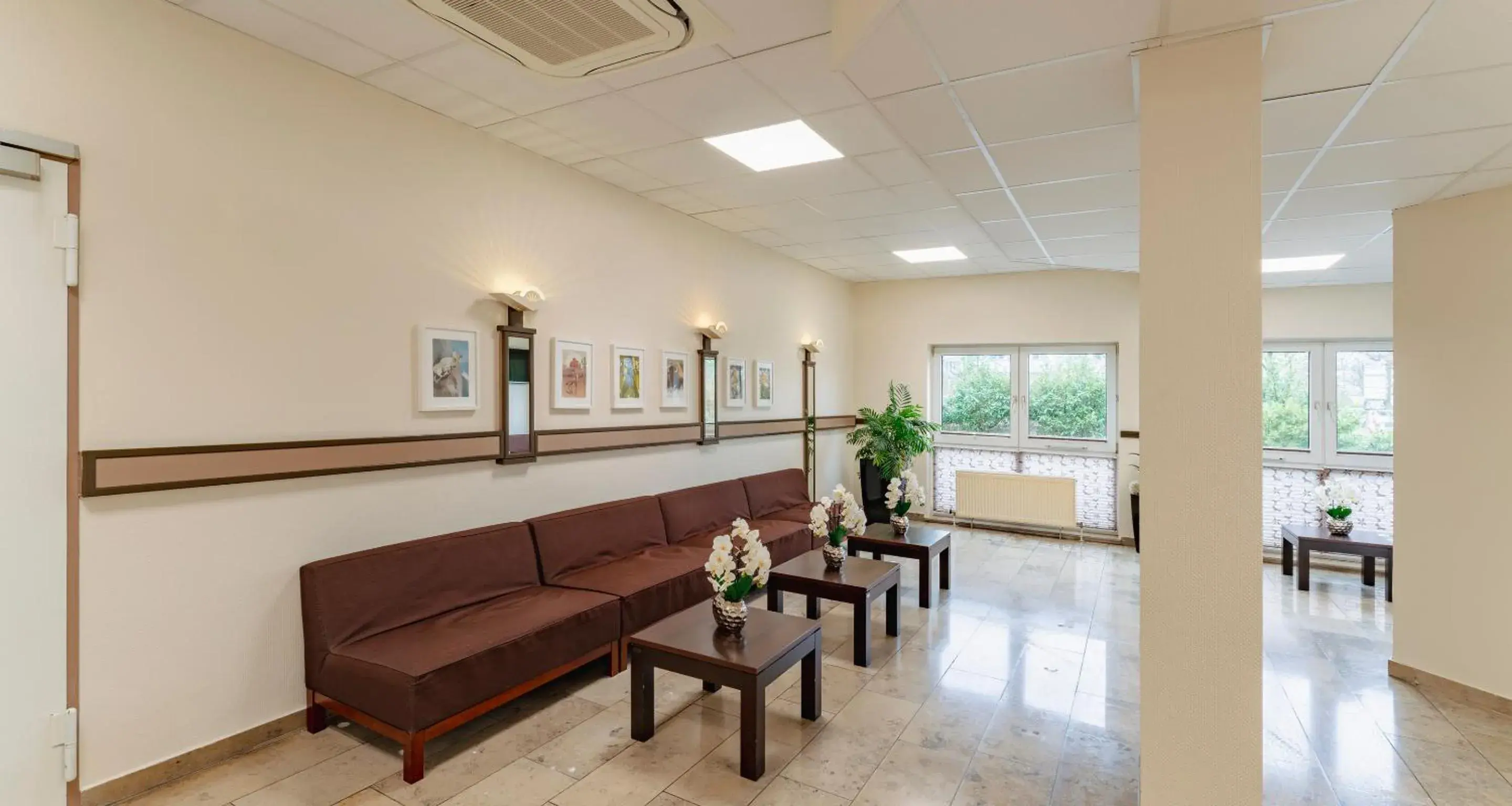 Lobby or reception in PLAZA INN Karlsruhe Nord Lobby or reception in PLAZA INN Karlsruhe Nord