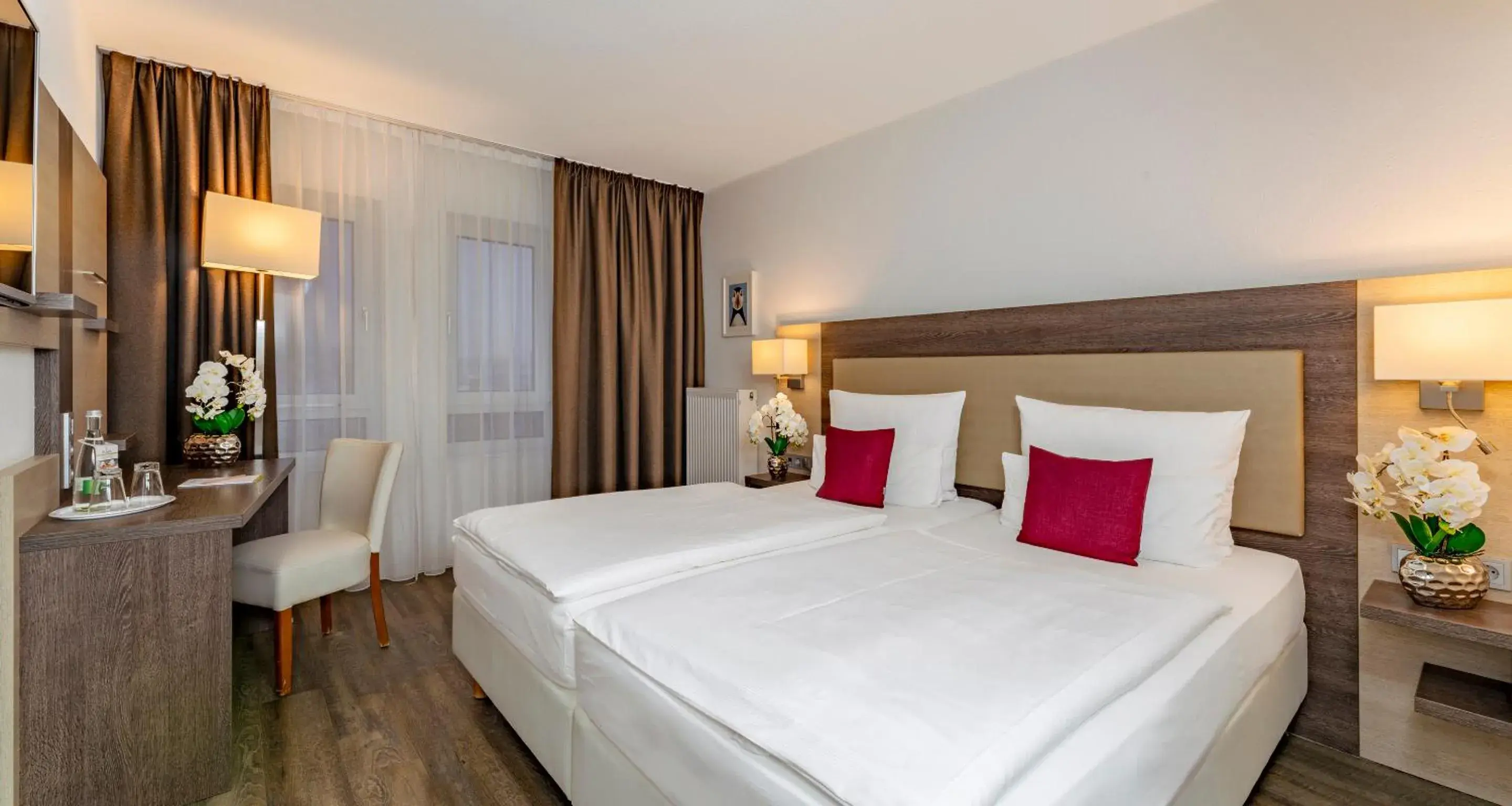 Photo of the whole room, Bed in PLAZA INN Karlsruhe Nord Photo of the whole room, Bed in PLAZA INN Karlsruhe Nord