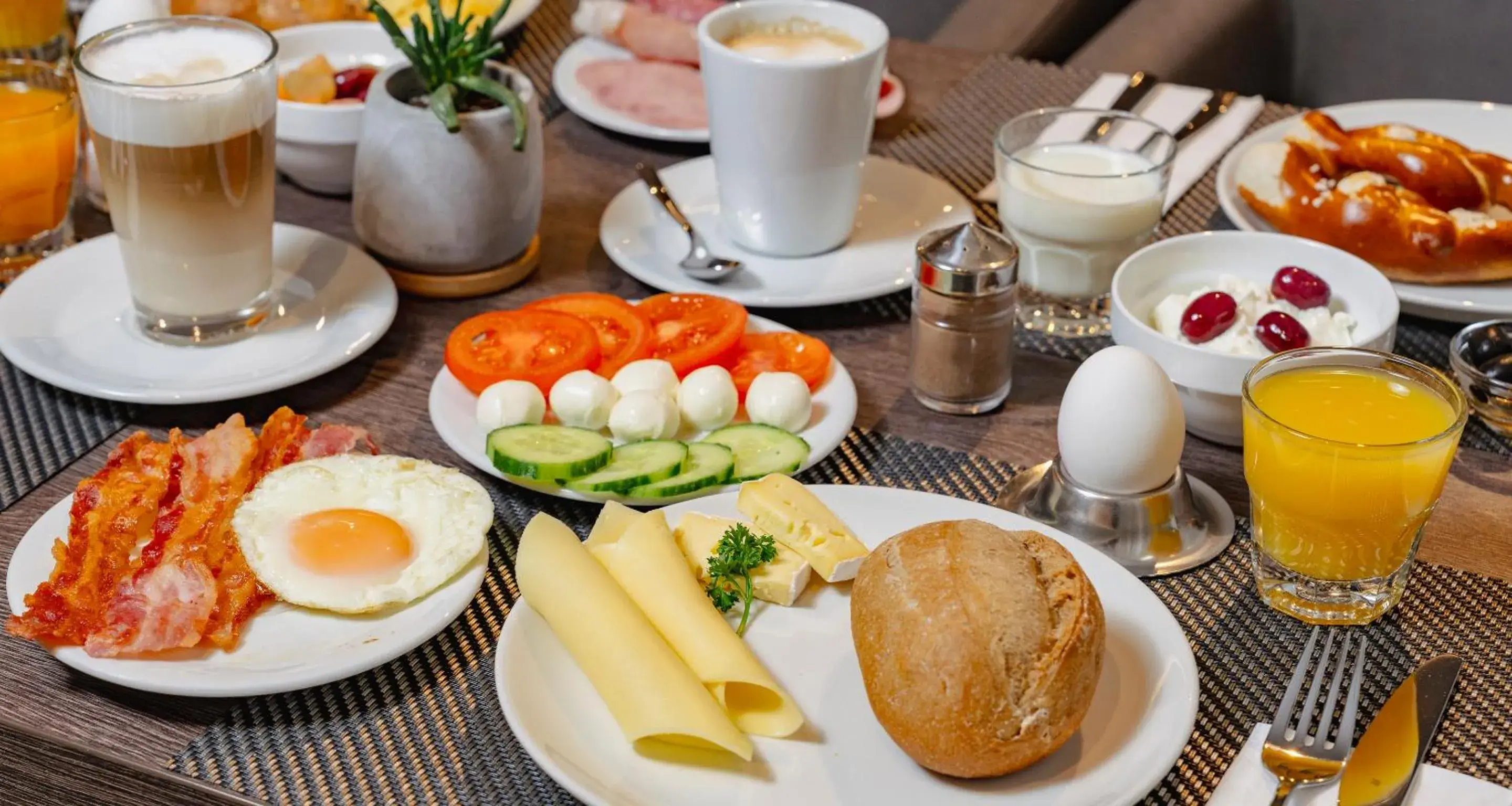 Breakfast in PLAZA INN Karlsruhe Nord Breakfast in PLAZA INN Karlsruhe Nord