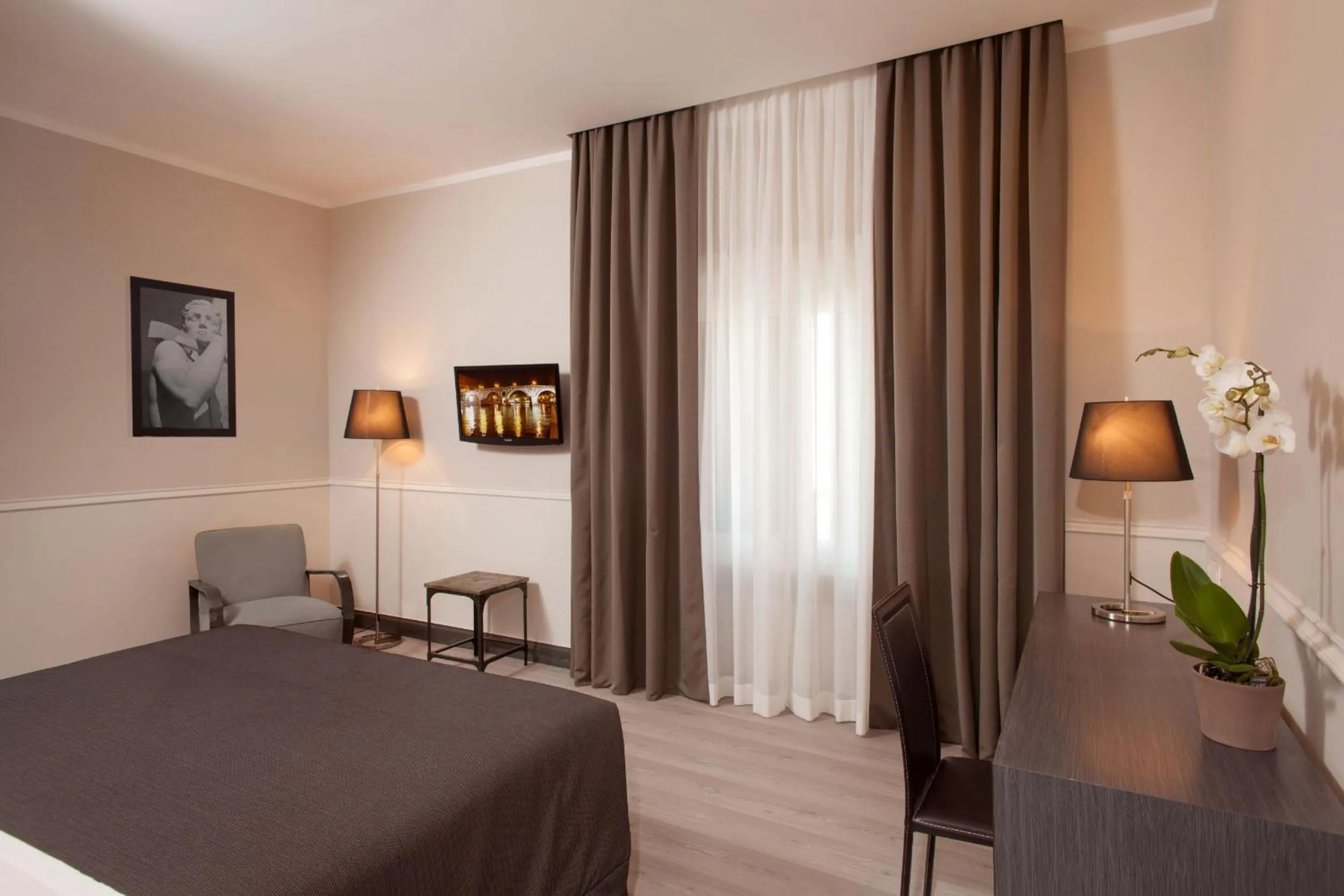 Photo of the whole room, Bed in Nazionale 51 Group