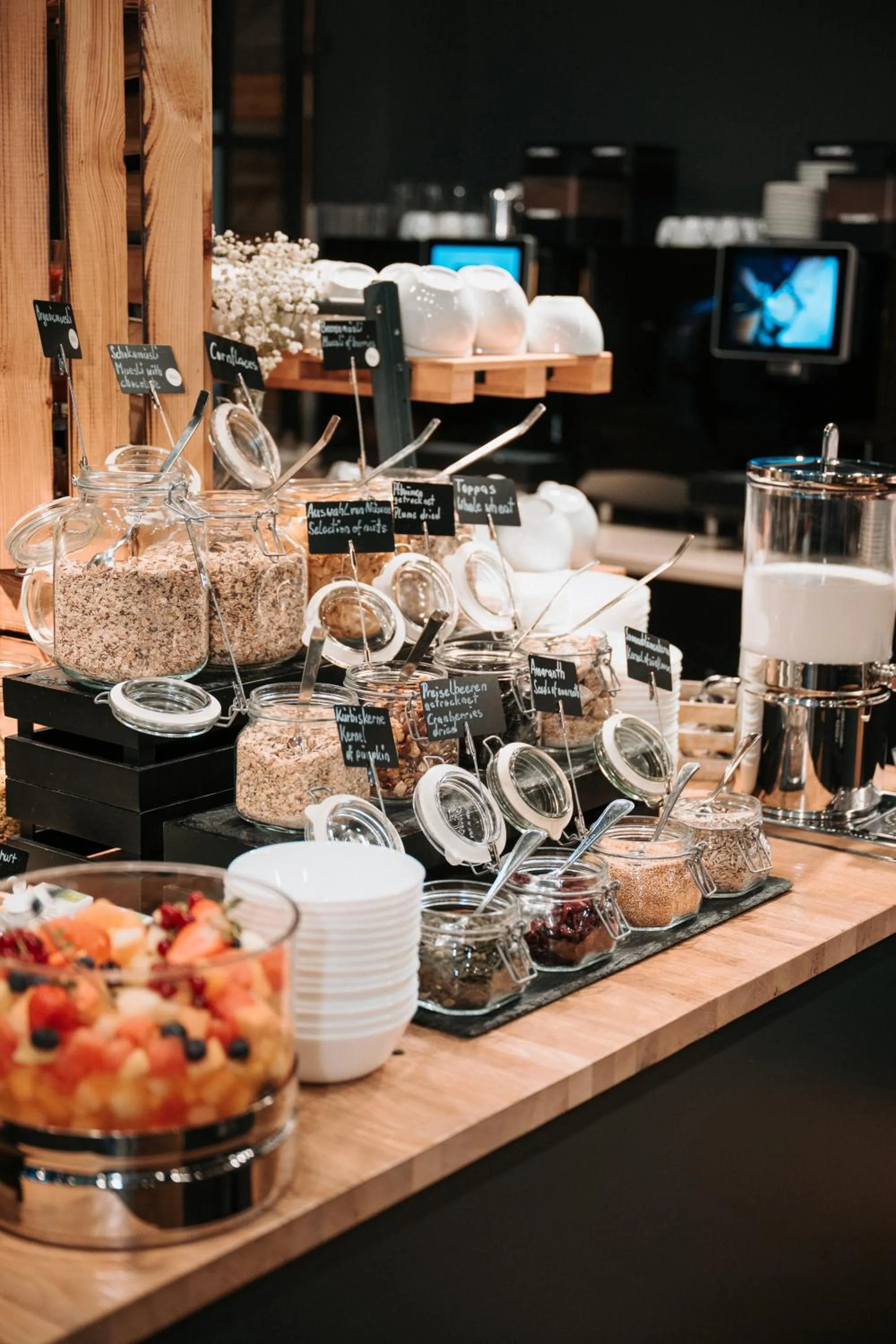 Breakfast in Coffee Fellows Hotel Frankfurt Airport-Langen