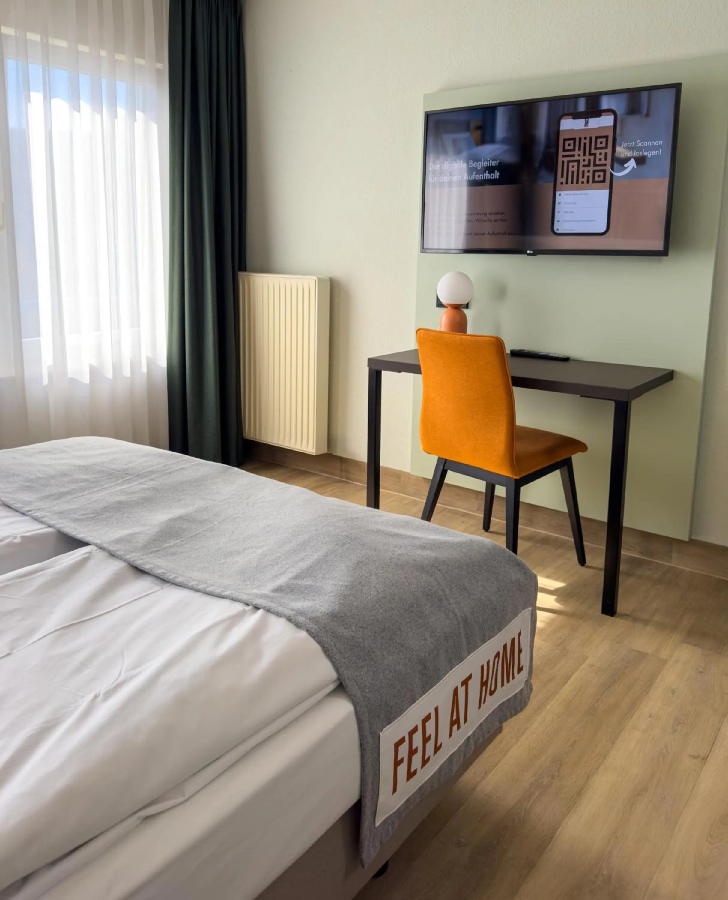 Photo of the whole room, Bed in ACHAT Hotel Frankfurt Airport