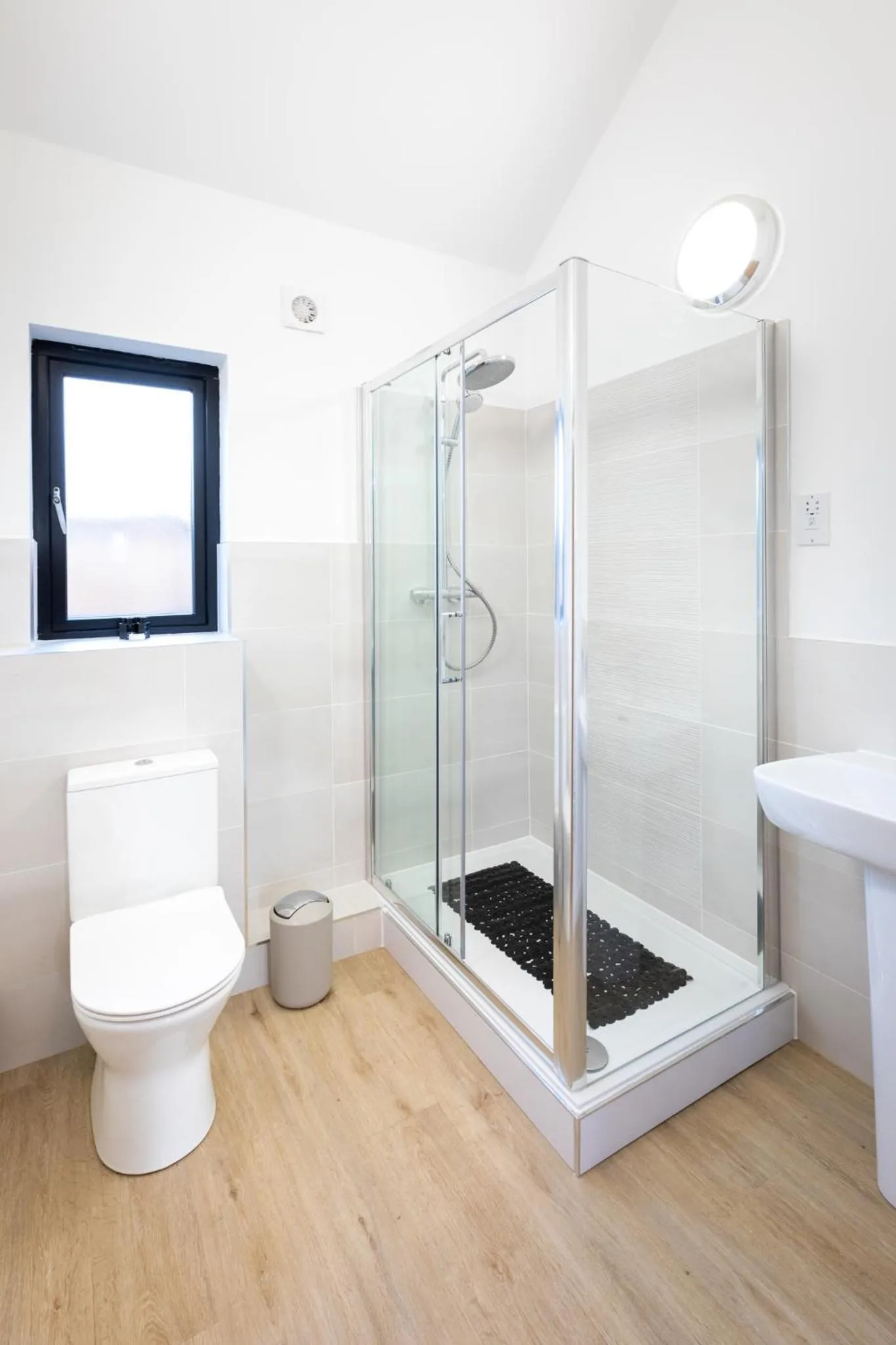 Bathroom in The Yard @ Pringle Farm