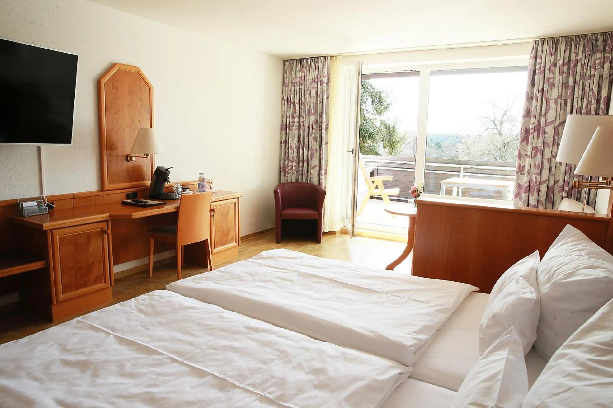 Balcony/Terrace, Bed in Hotel Bergschlößchen