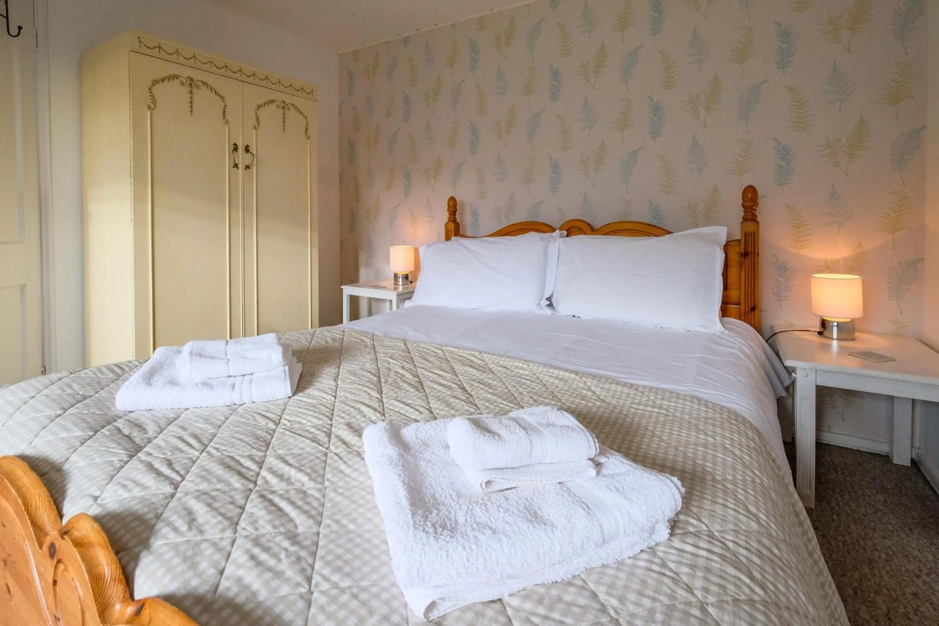 Property building, Bed in Beaver Cottage