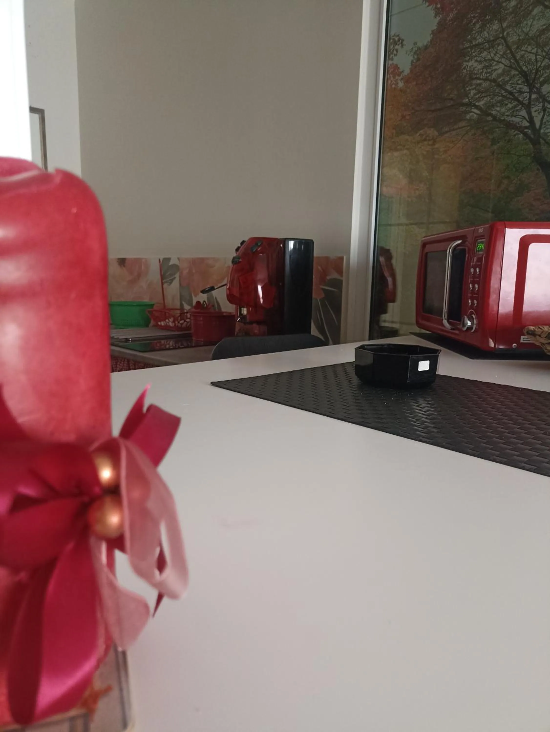 Coffee/tea facilities, TV/Entertainment Center in open