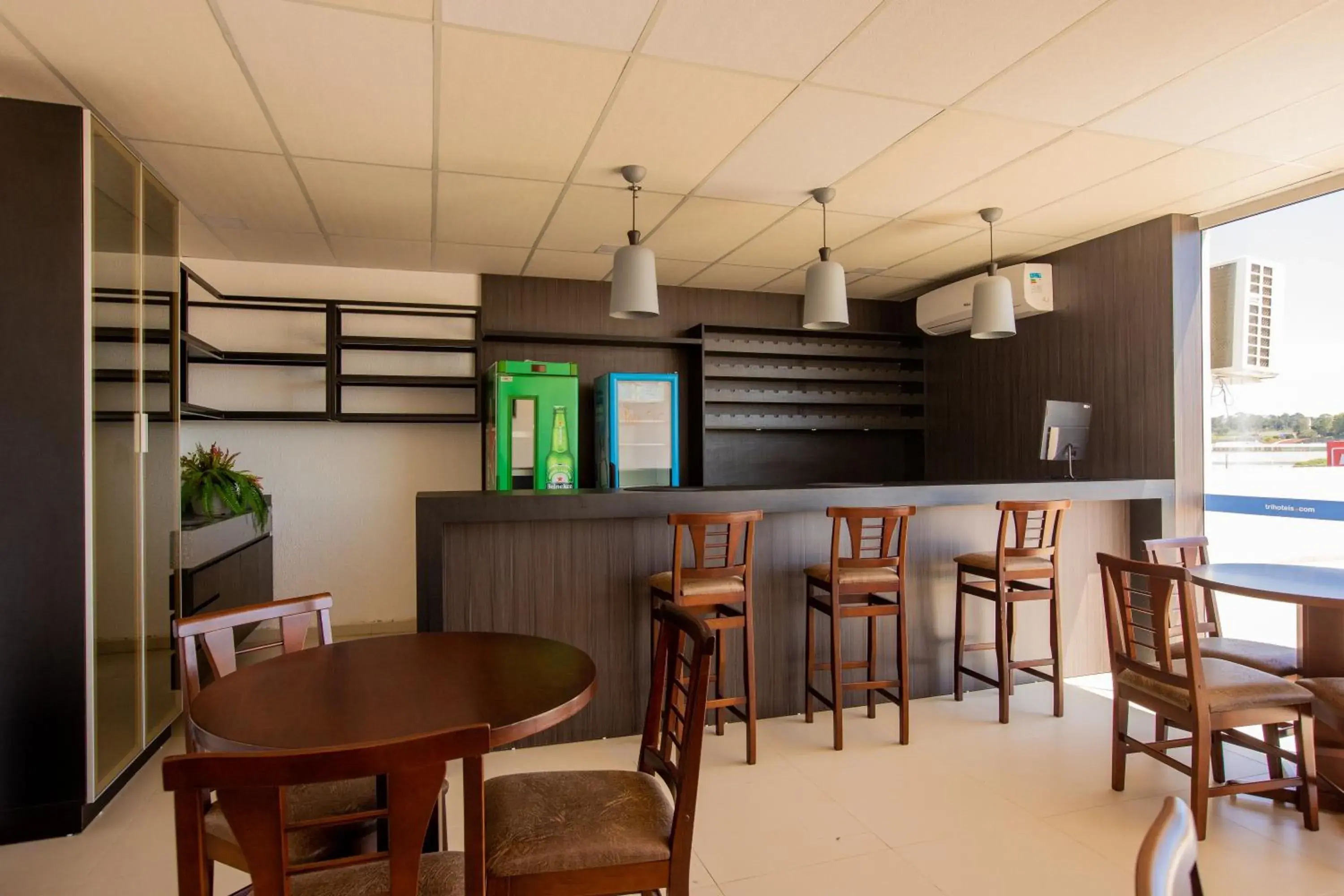 Lounge or bar in Tri Hotel Chapecó Lounge or bar in Tri Hotel Chapecó