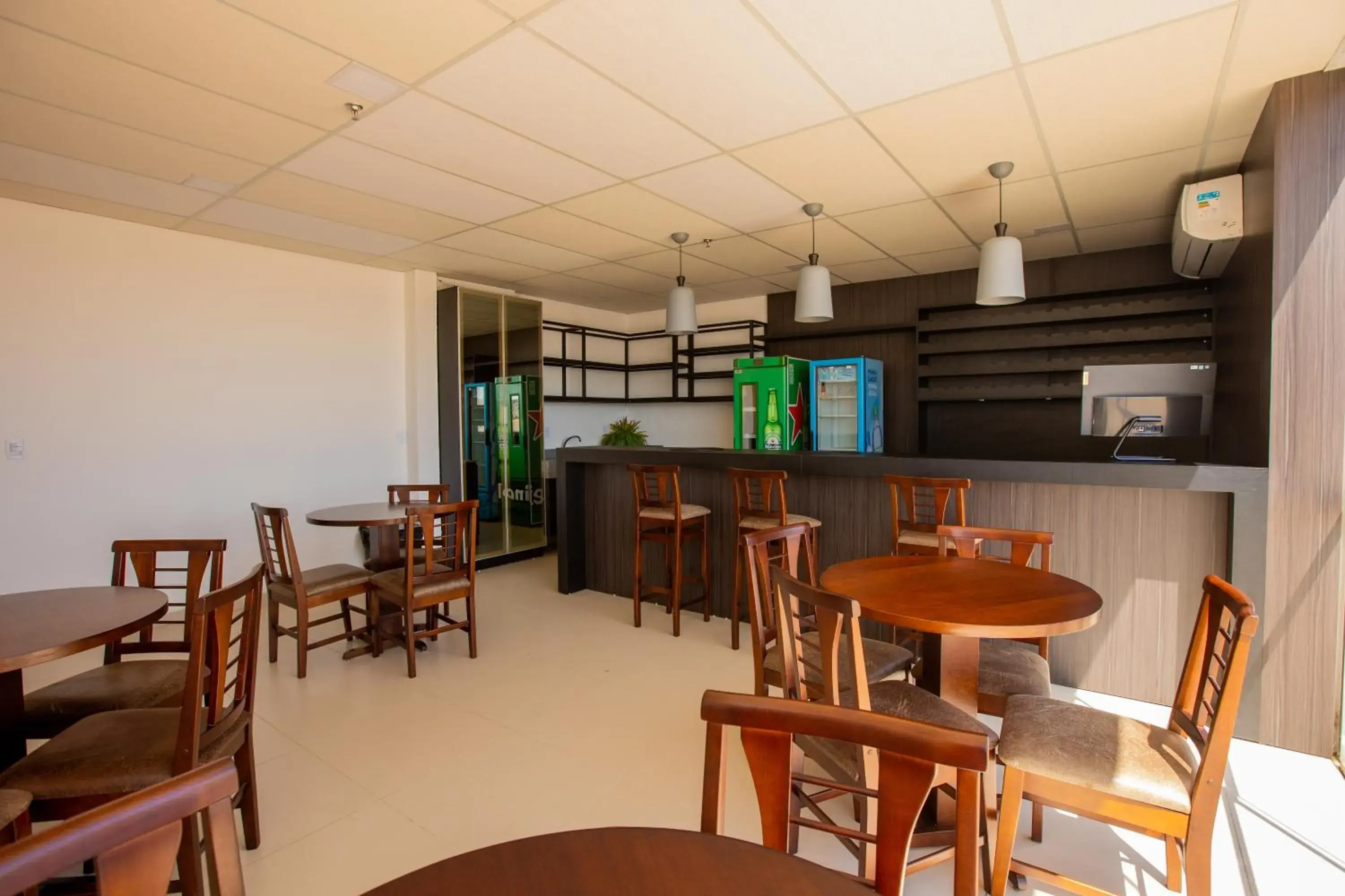 Lounge or bar in Tri Hotel Chapecó Lounge or bar in Tri Hotel Chapecó