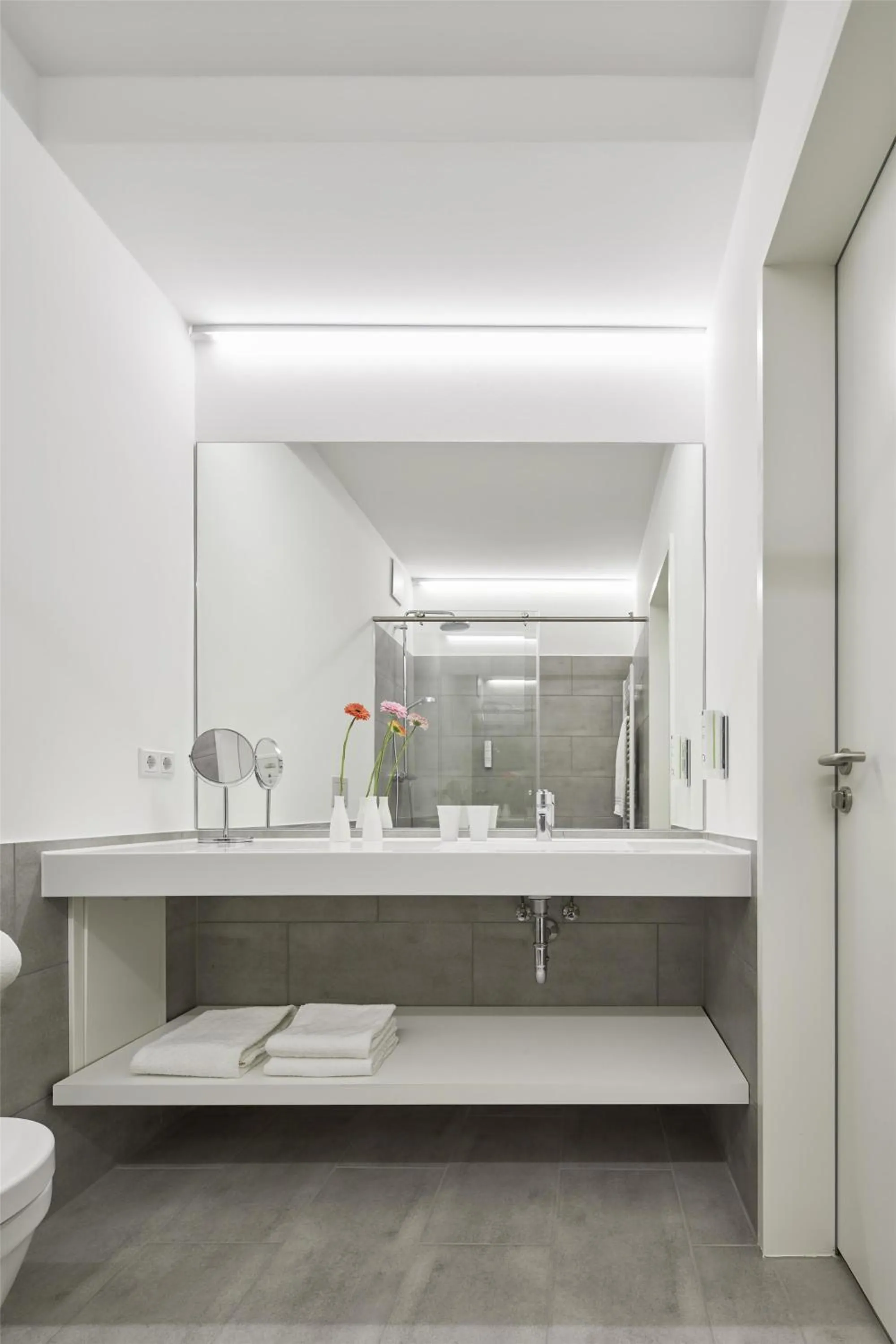 Bathroom in Flowers Hotel Essen