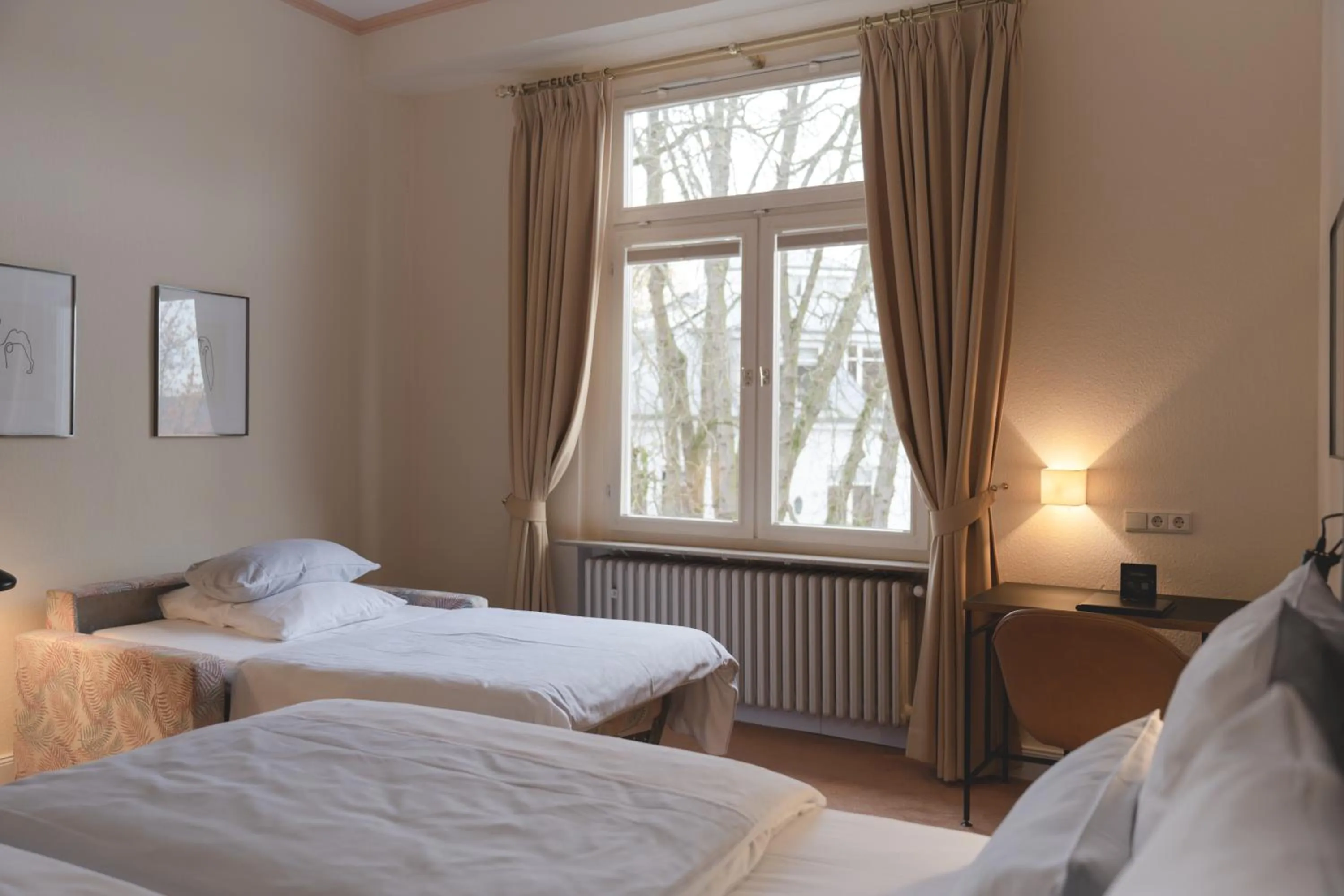 Bedroom, Bed in Rheinhotel Dreesen