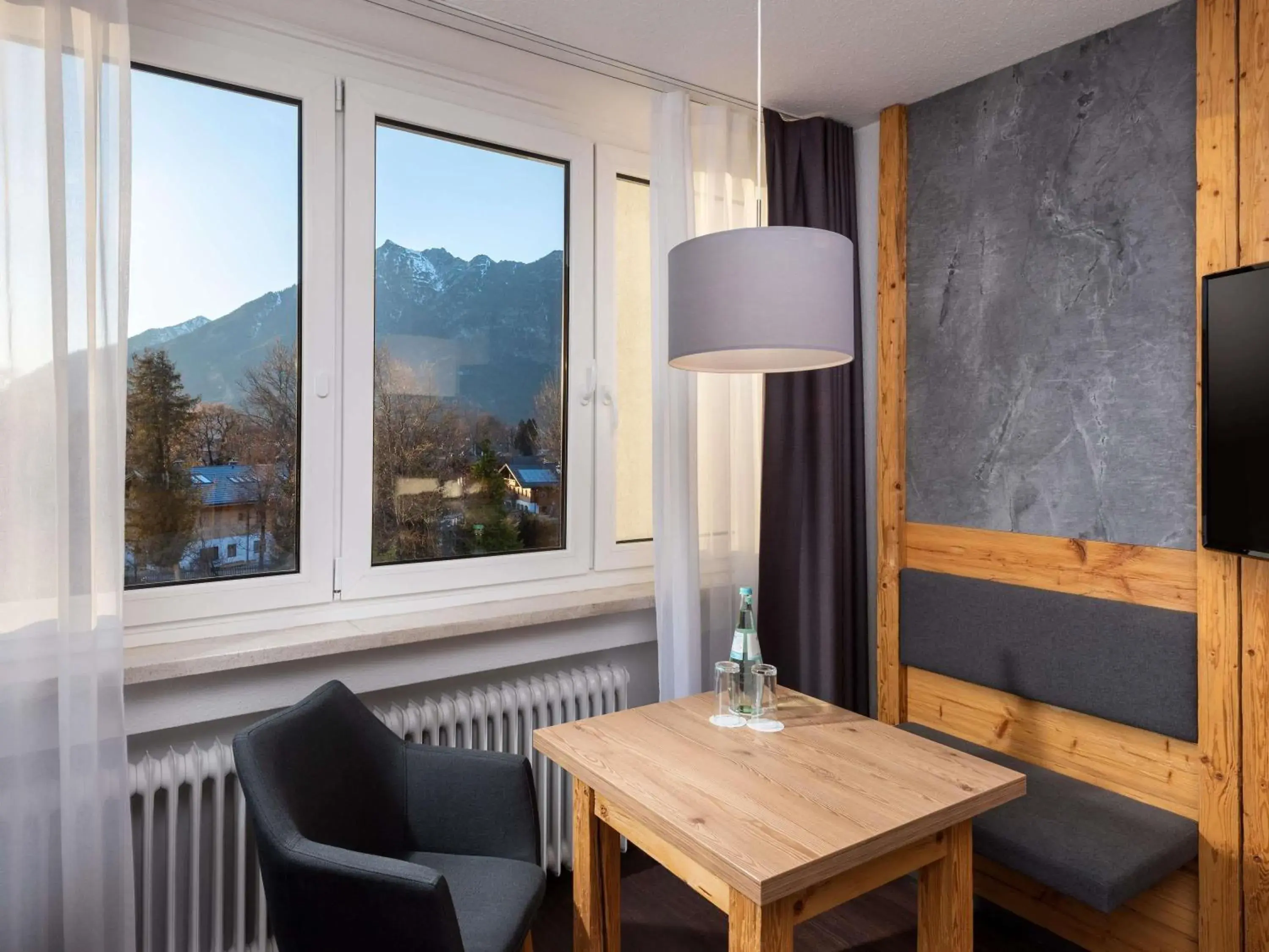 Property building in Mercure Hotel Garmisch Partenkirchen Property building in Mercure Hotel Garmisch Partenkirchen