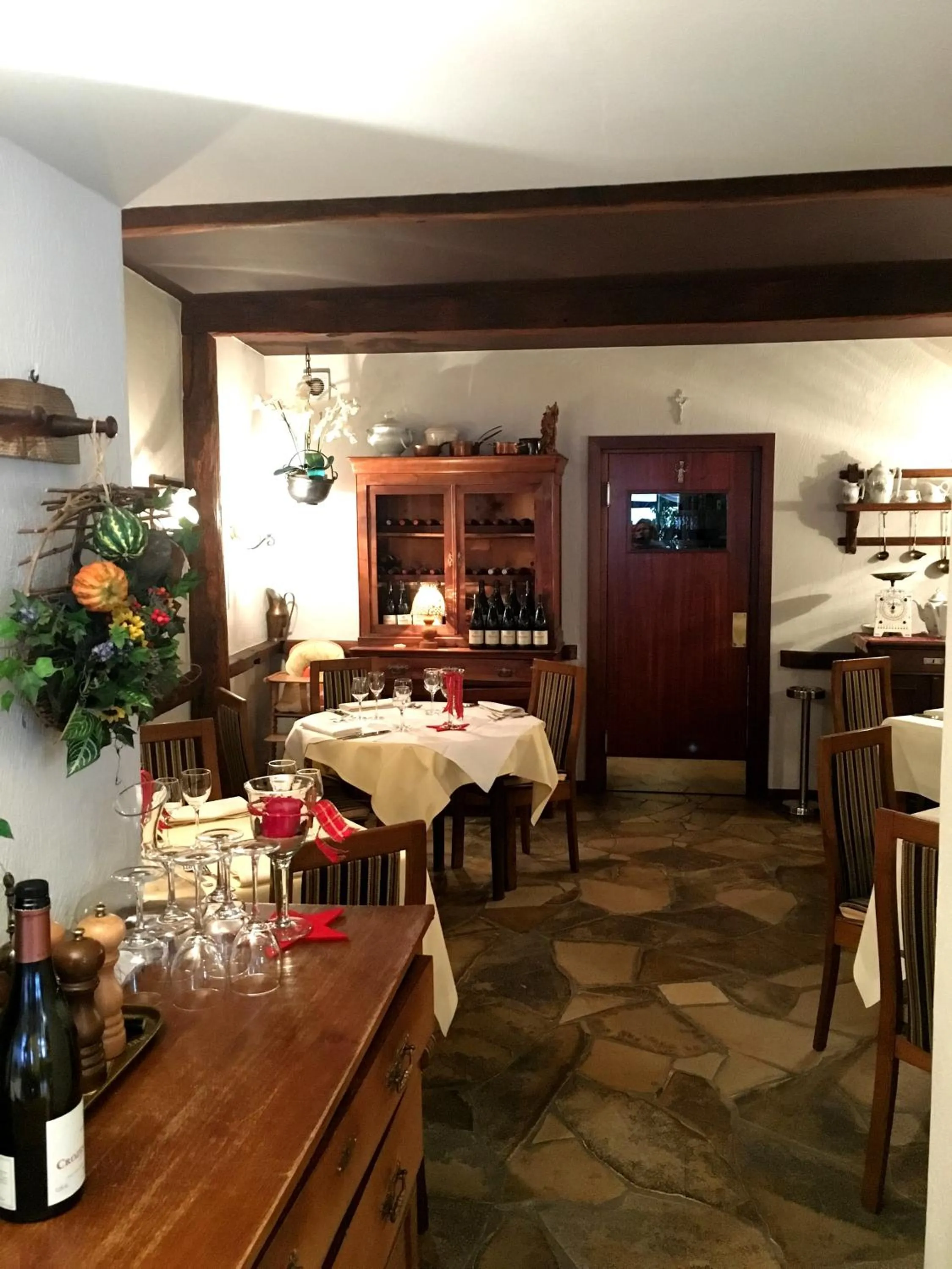 Restaurant/places to eat in Hotel-Restaurant Zum Onkel Jonathan