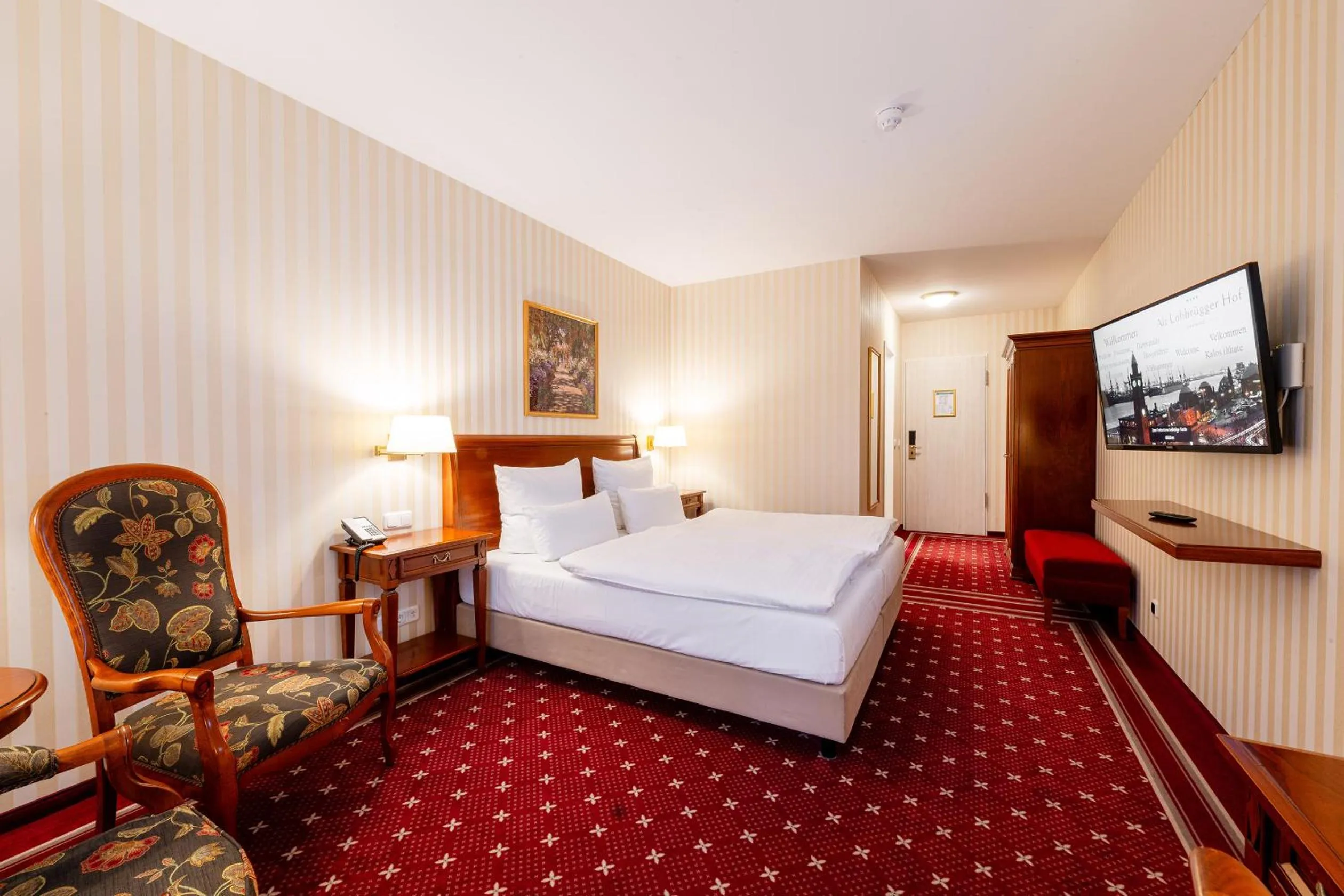 Photo of the whole room, Bed in Alt Lohbrügger Hof