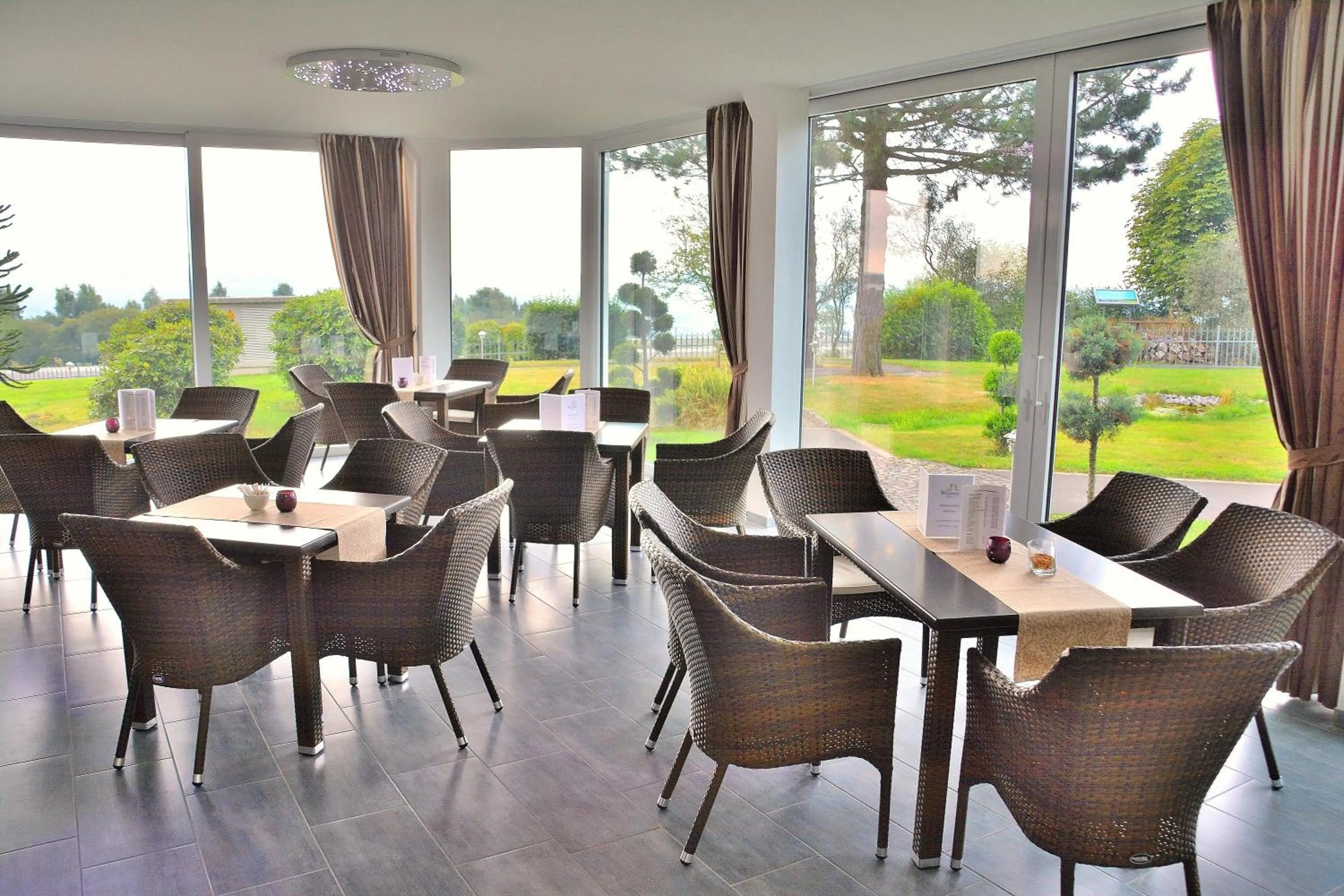 Restaurant/places to eat in Wildpark Hotel
