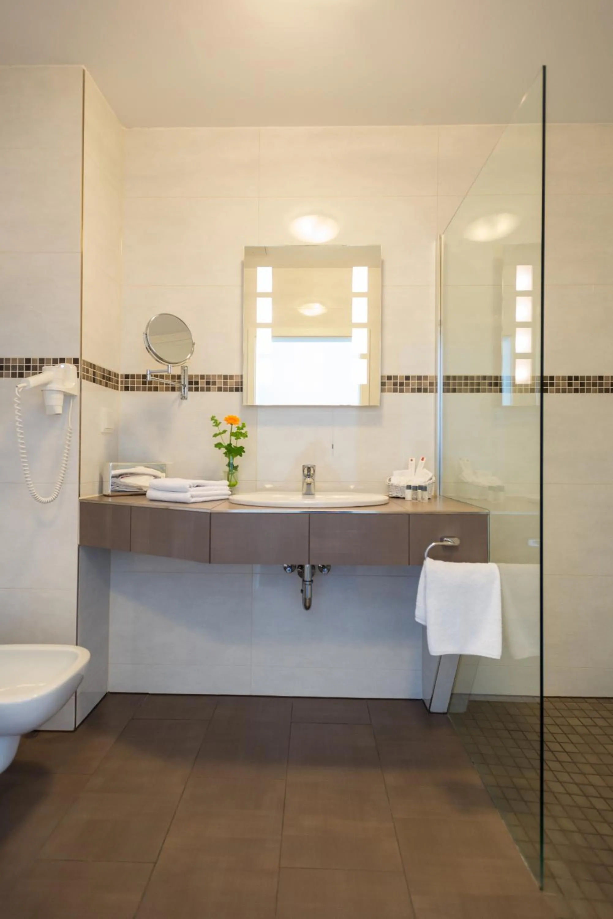 Shower in Wildpark Hotel