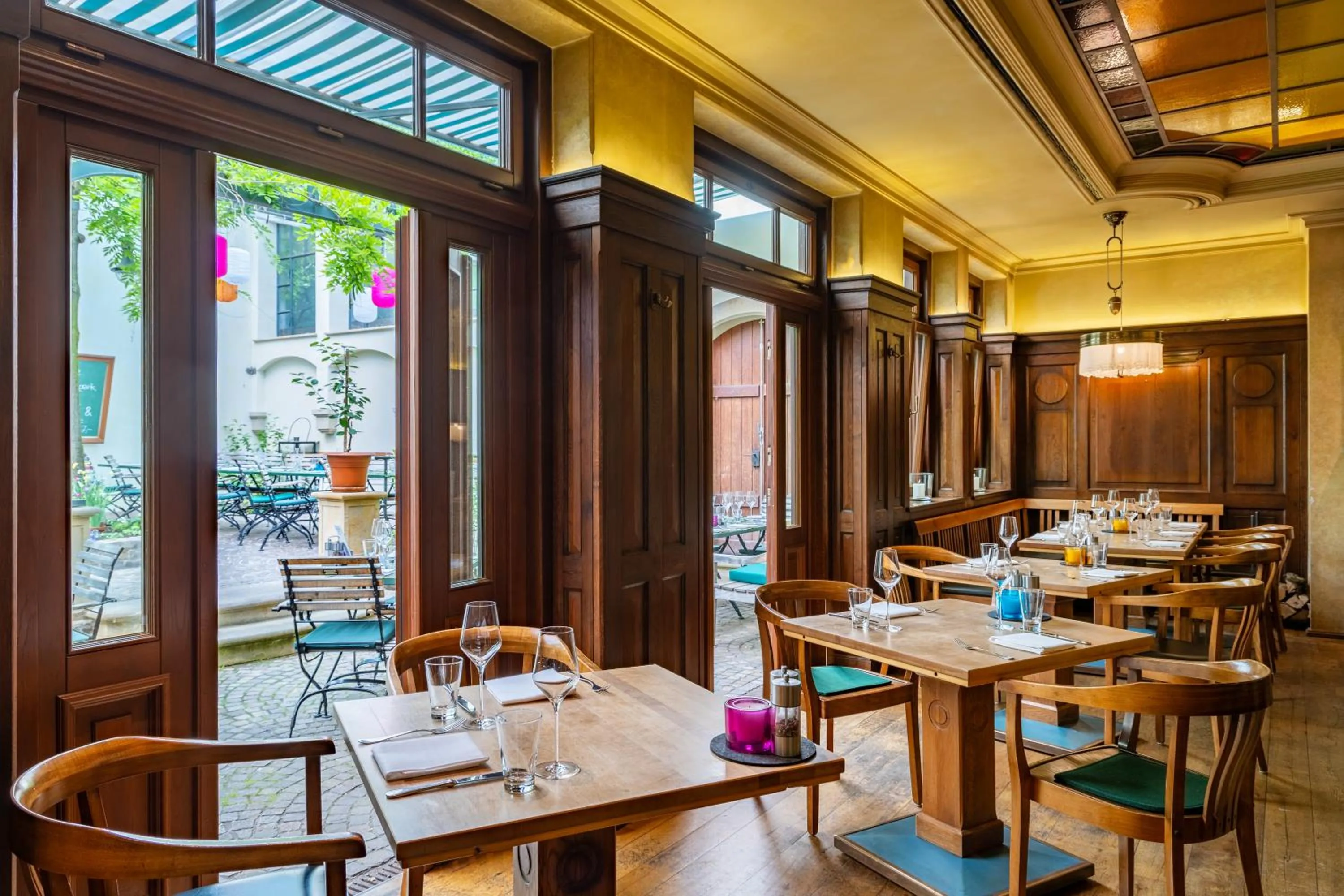 Restaurant/places to eat in Hotel Alma Am Anger