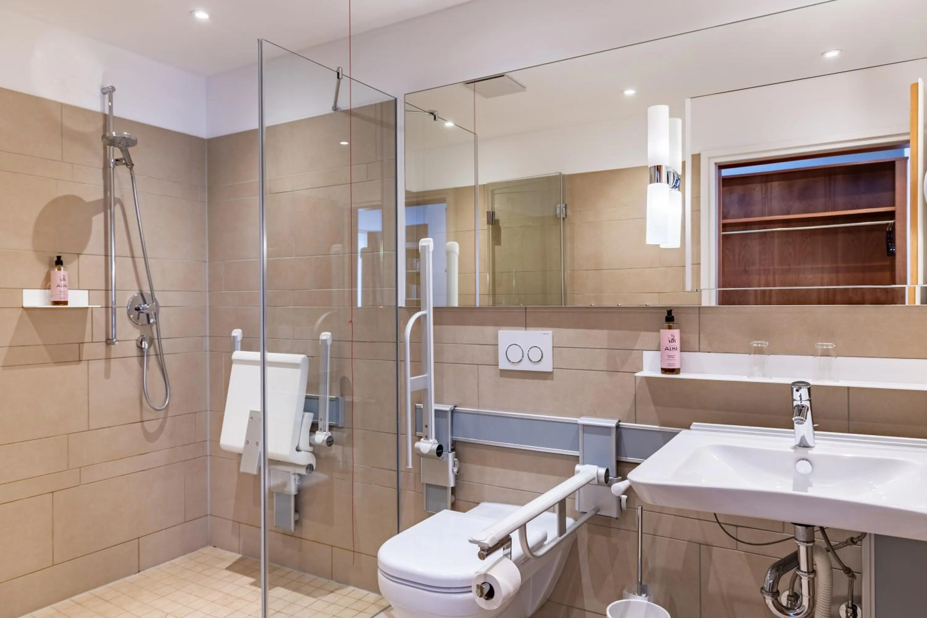 Bathroom in Hotel Alma Am Anger