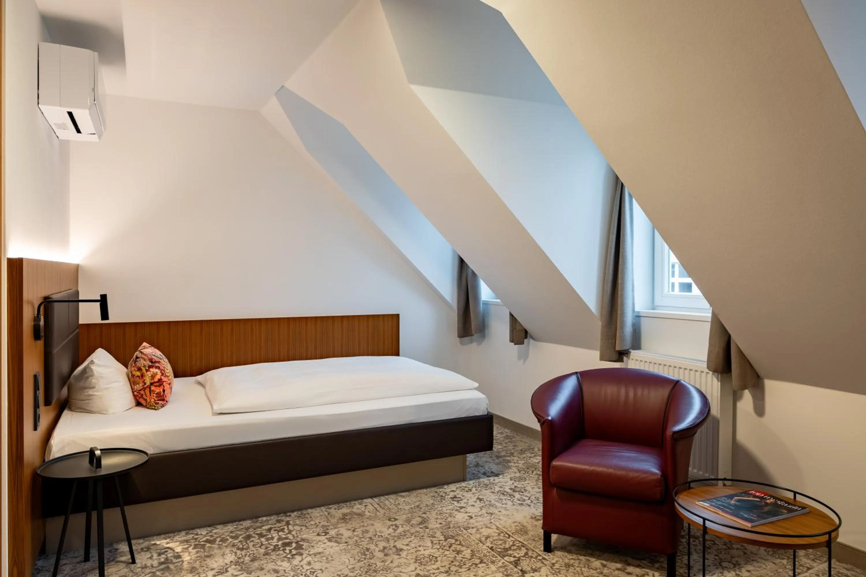 Photo of the whole room, Bed in Hotel Alma Am Anger