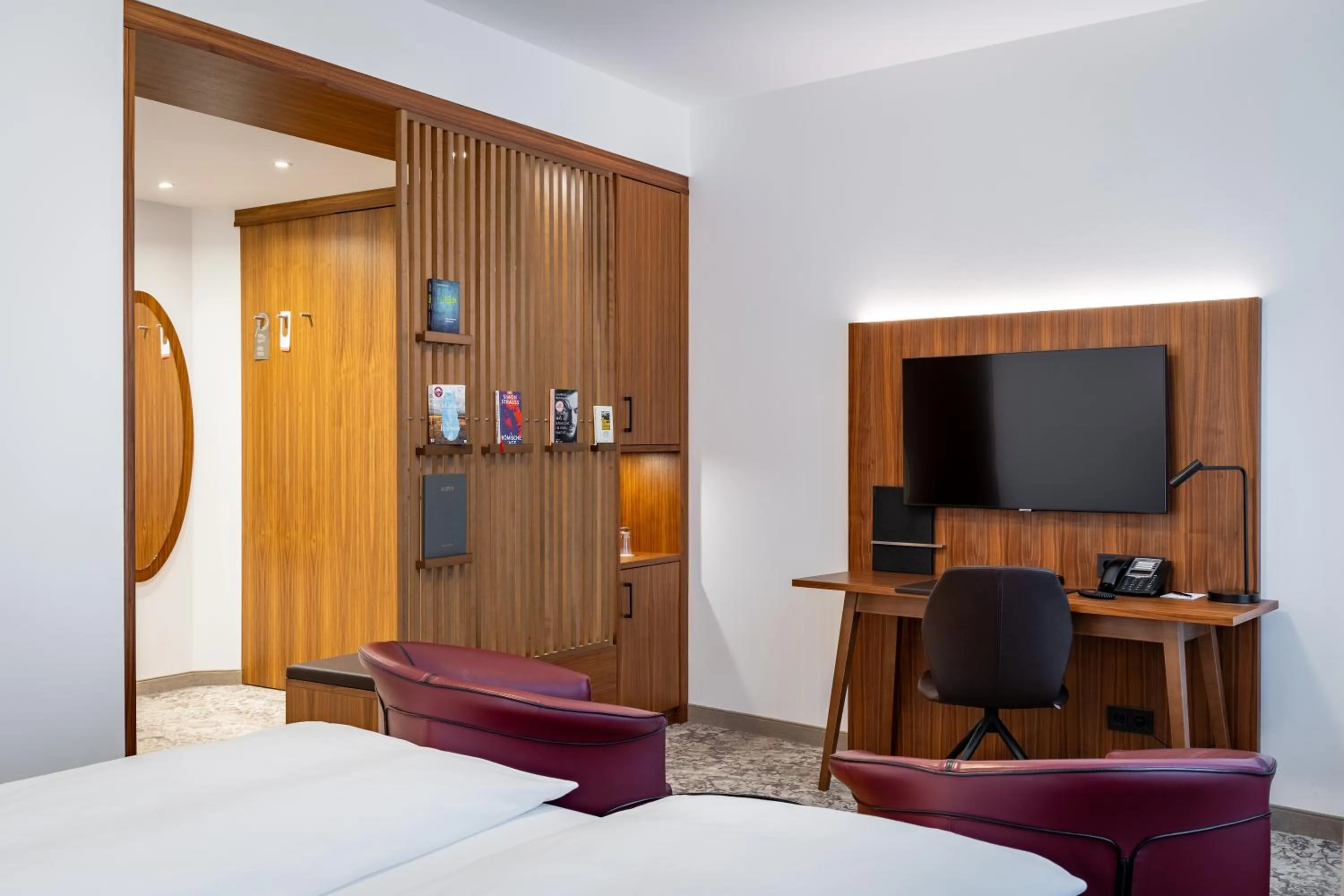 Photo of the whole room, Bed in Hotel Alma Am Anger