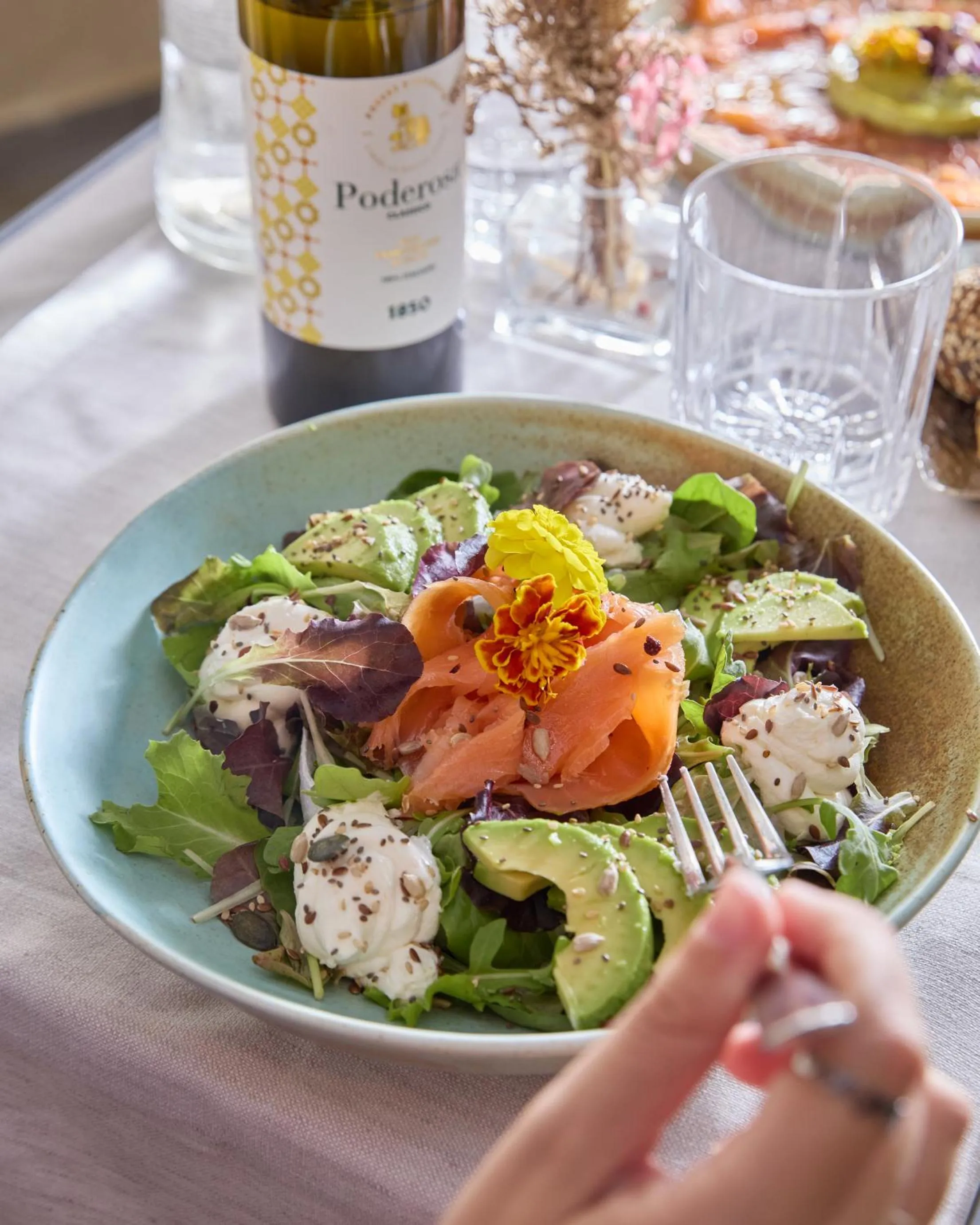 Restaurant/places to eat in Apollo Boutique Hotel