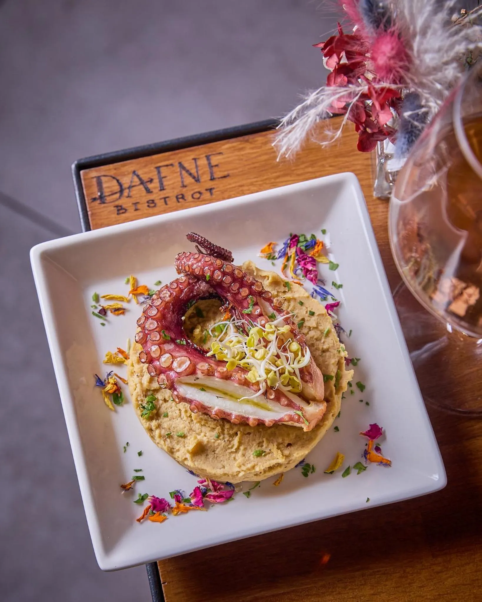 Restaurant/places to eat in Apollo Boutique Hotel