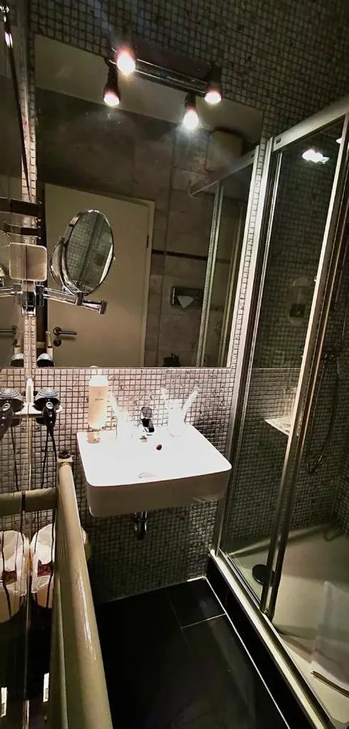 Shower in ALFA Hotel