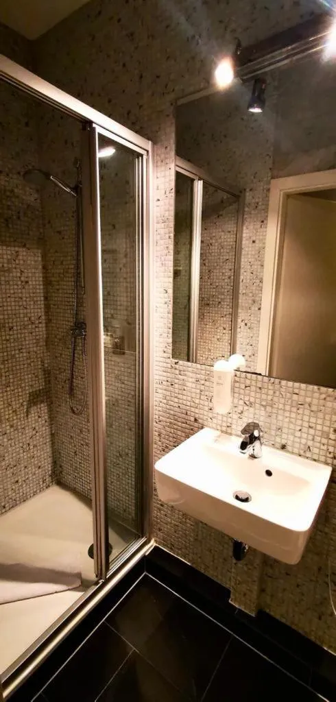 Shower in ALFA Hotel