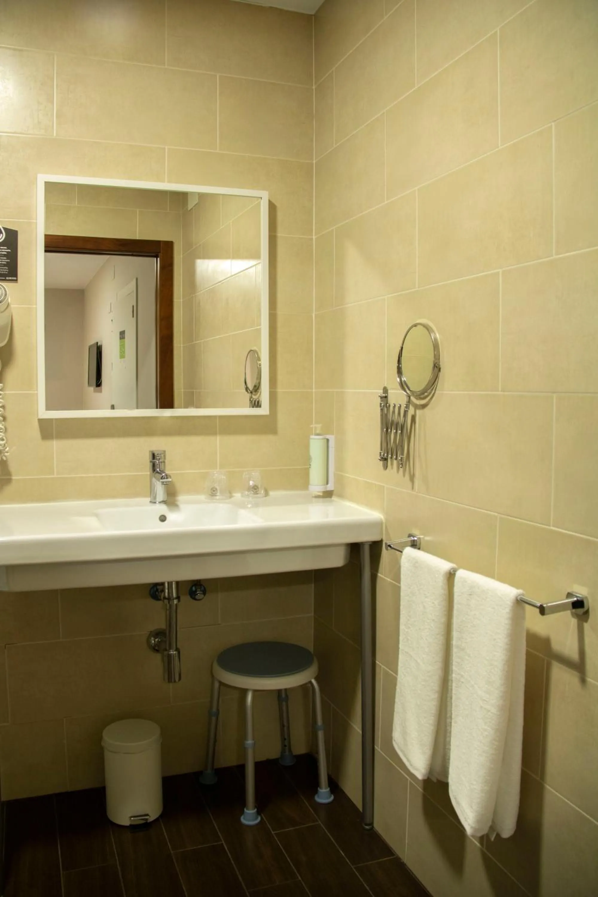 Bathroom in Alda Alborán Rooms