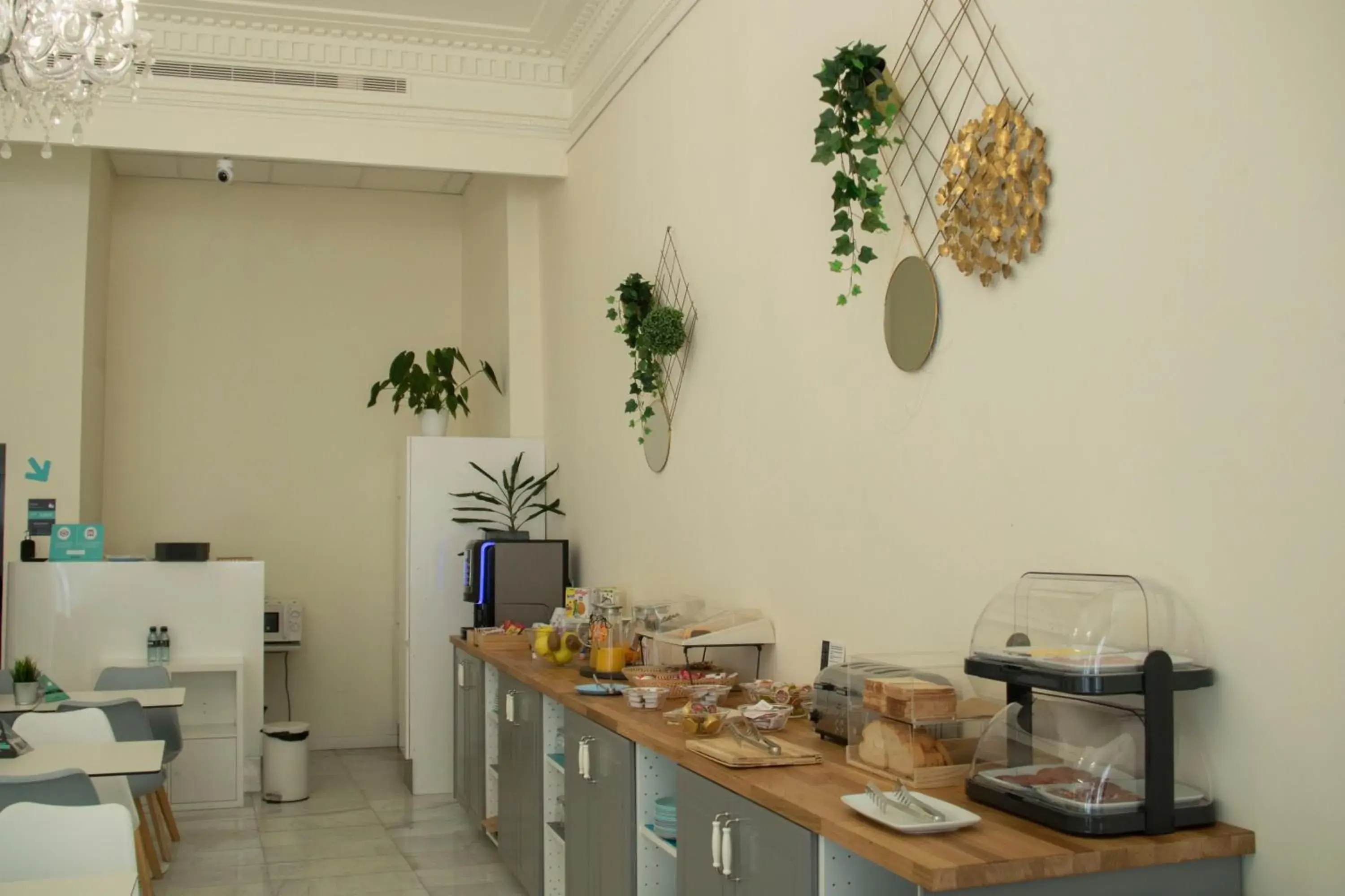 Breakfast in Alda Alborán Rooms Breakfast in Alda Alborán Rooms