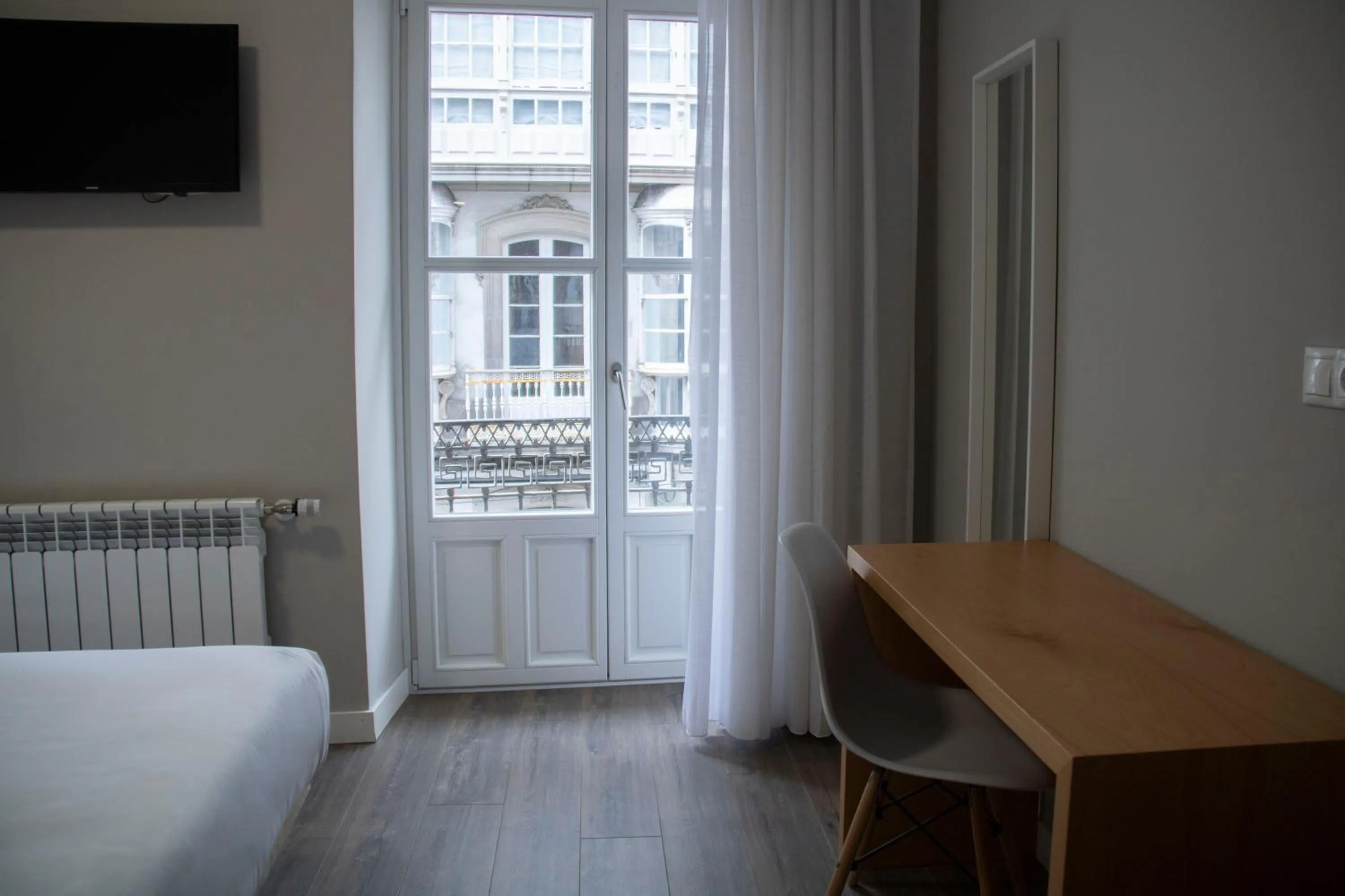 Balcony/Terrace, Bed in Alda Alborán Rooms