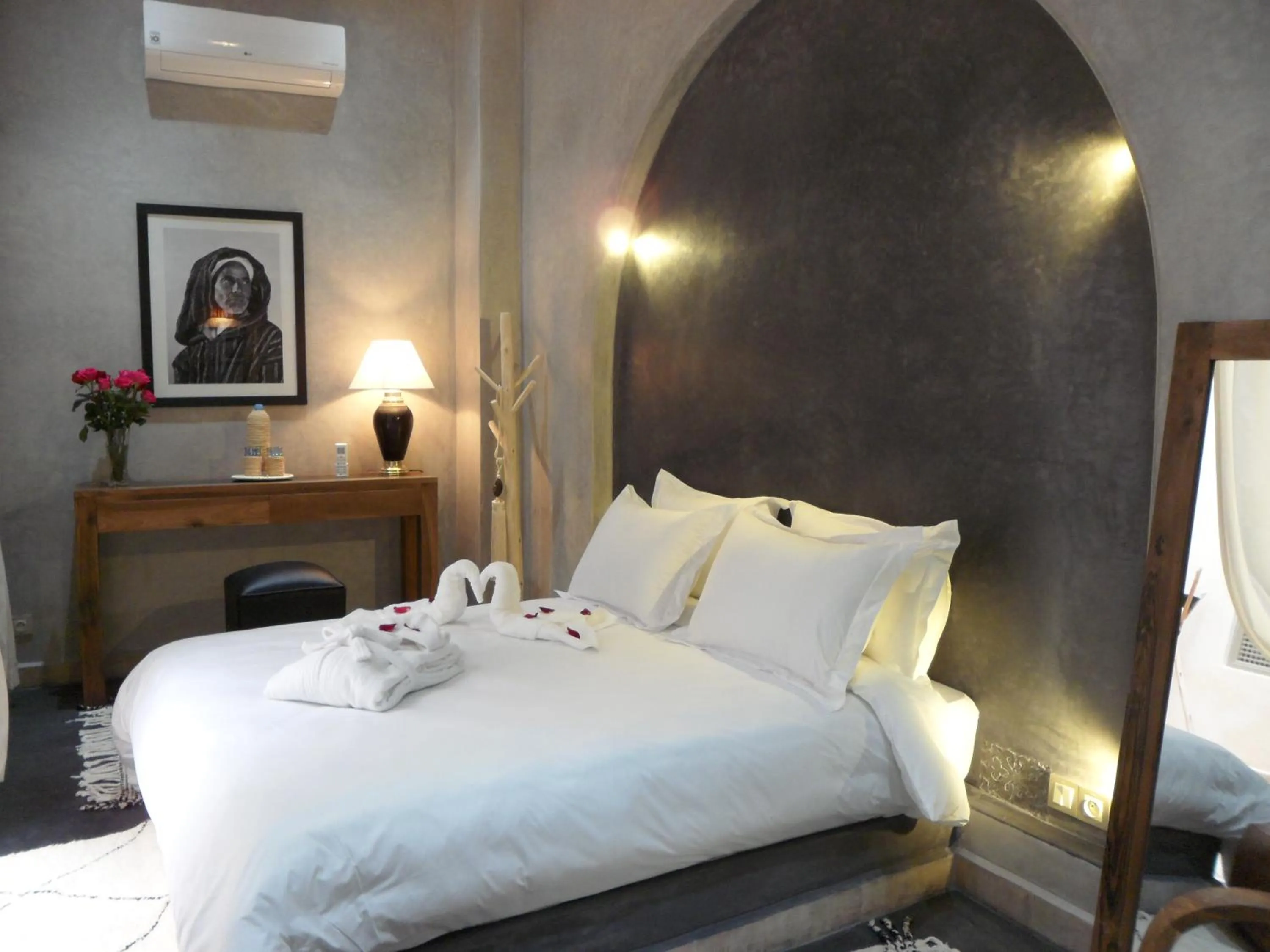 Bed in Riad et Spa Misria Les Oliviers