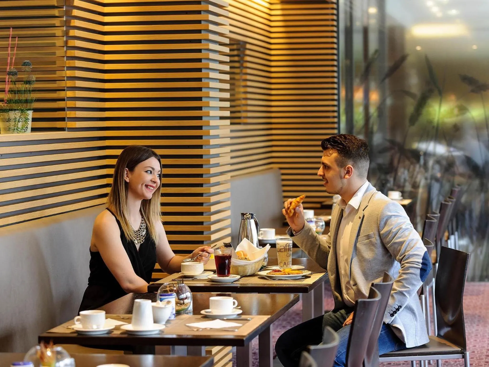 Restaurant/places to eat in Mercure Hotel München Süd Messe