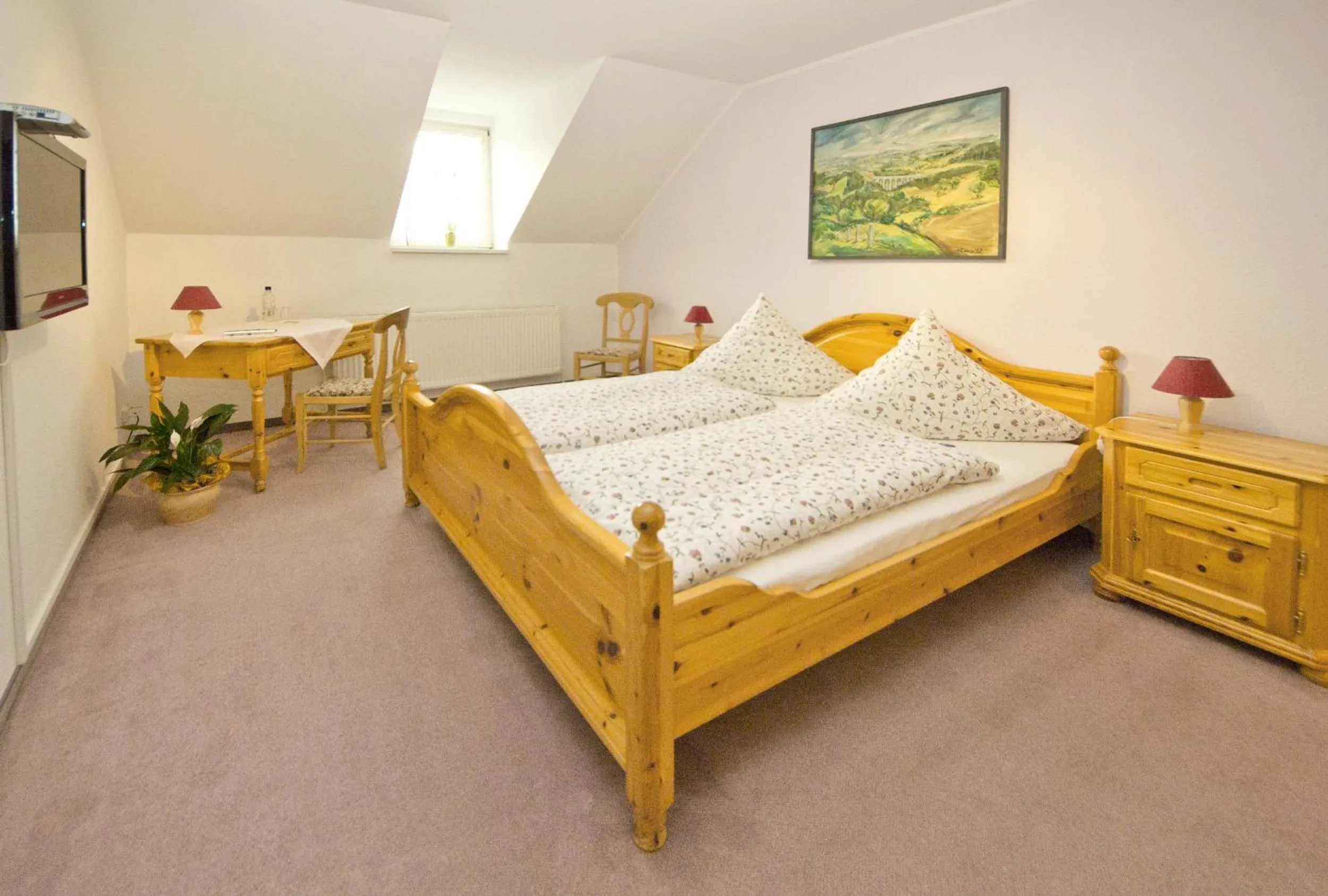 Photo of the whole room, Bed in Hotel Garni Am Klostermarkt