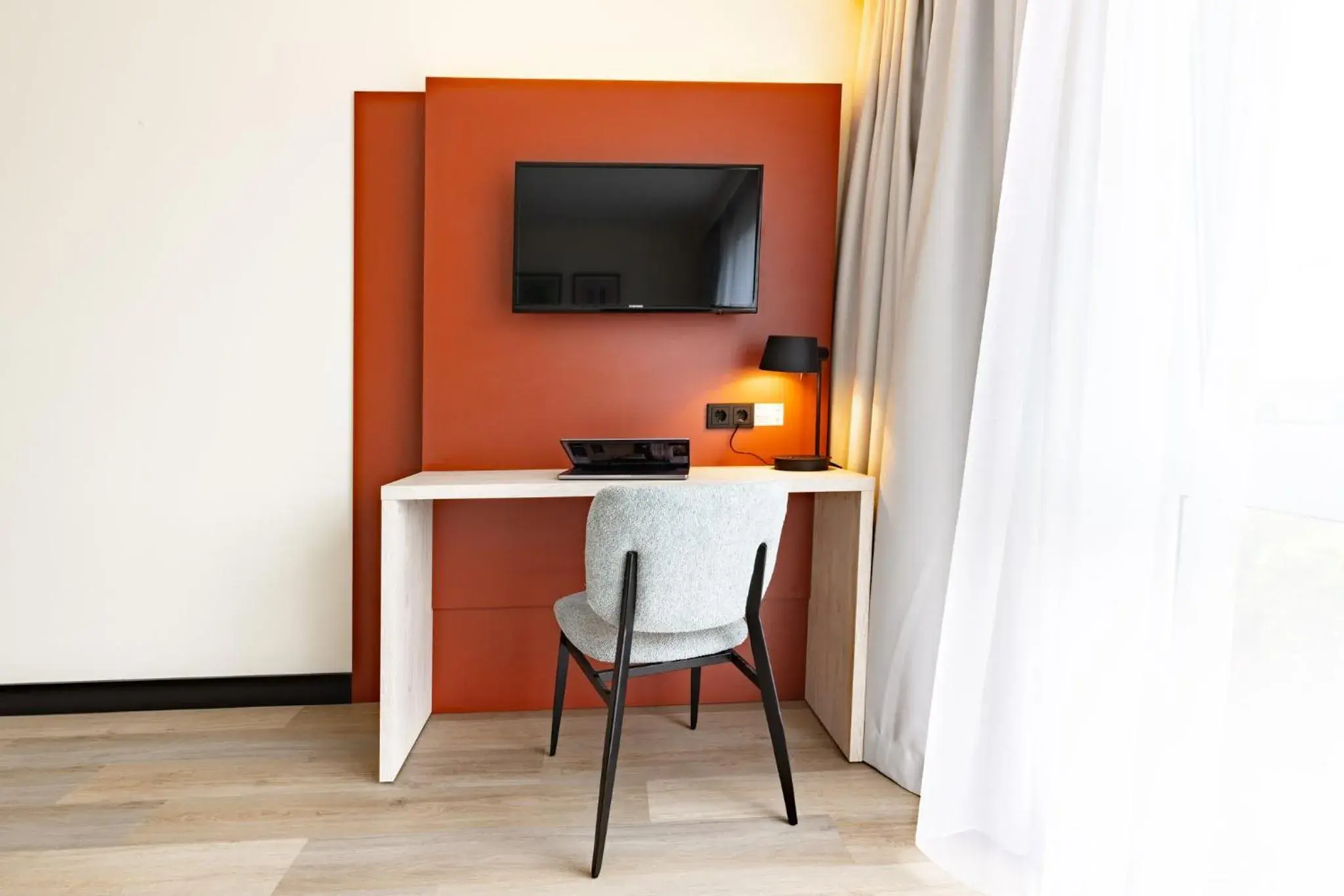 Photo of the whole room in Garner Hotel Oberhausen Photo of the whole room in Garner Hotel Oberhausen